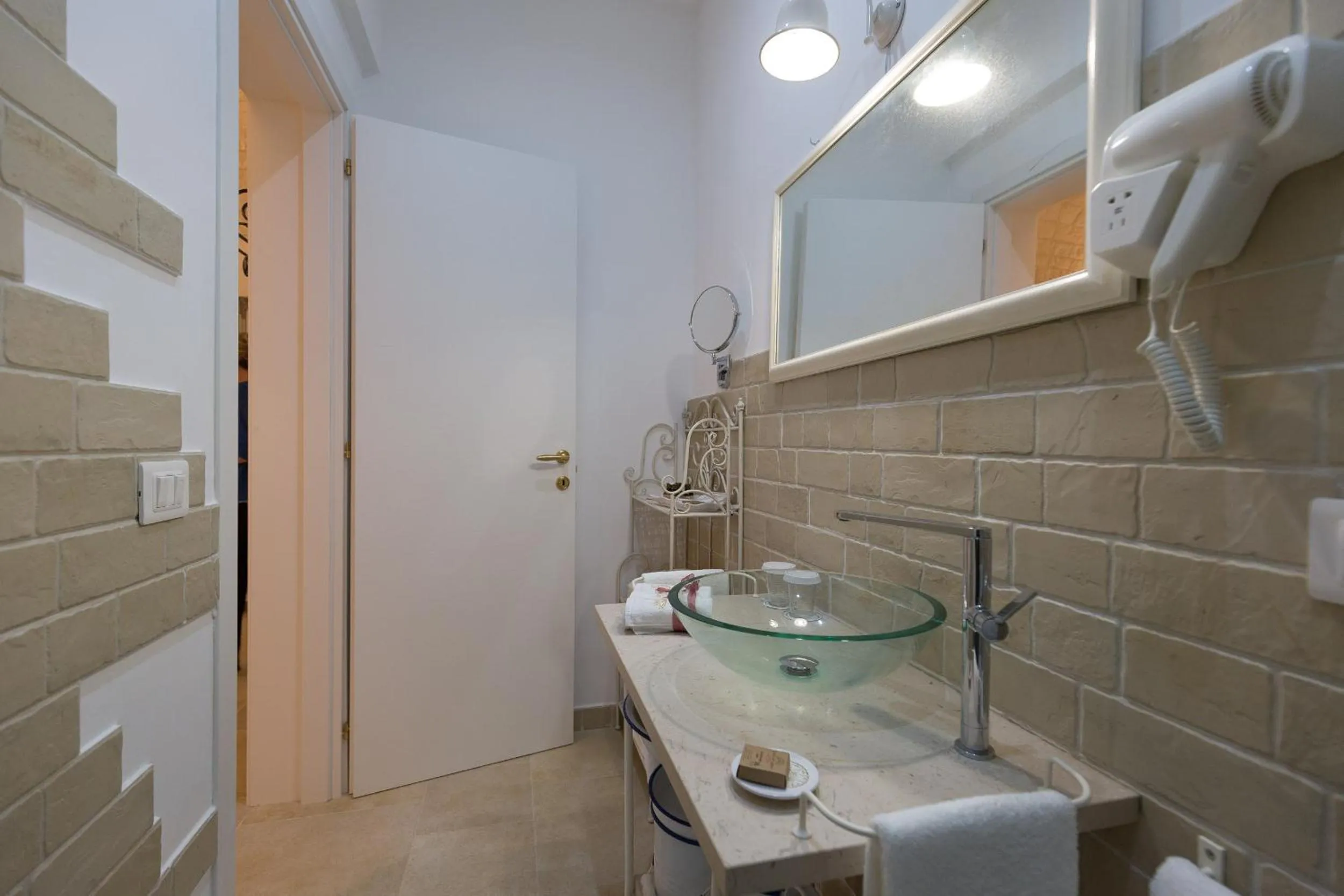 Shower in Dimora San Quirico - bed e breakfast - Cisternino