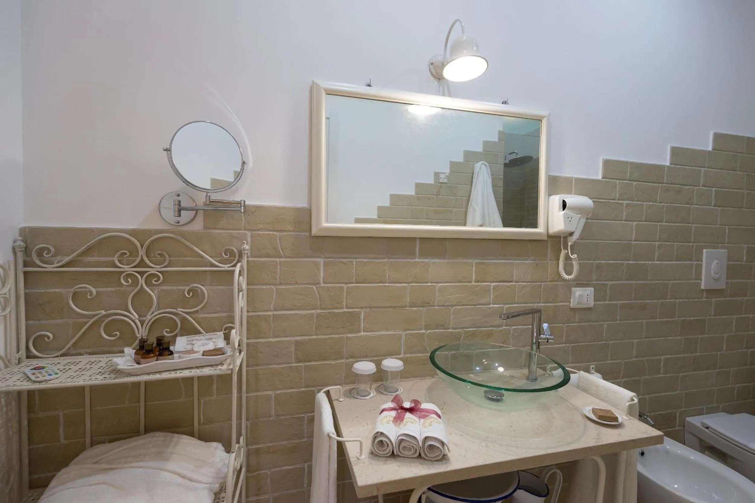 Shower in Dimora San Quirico - bed e breakfast - Cisternino