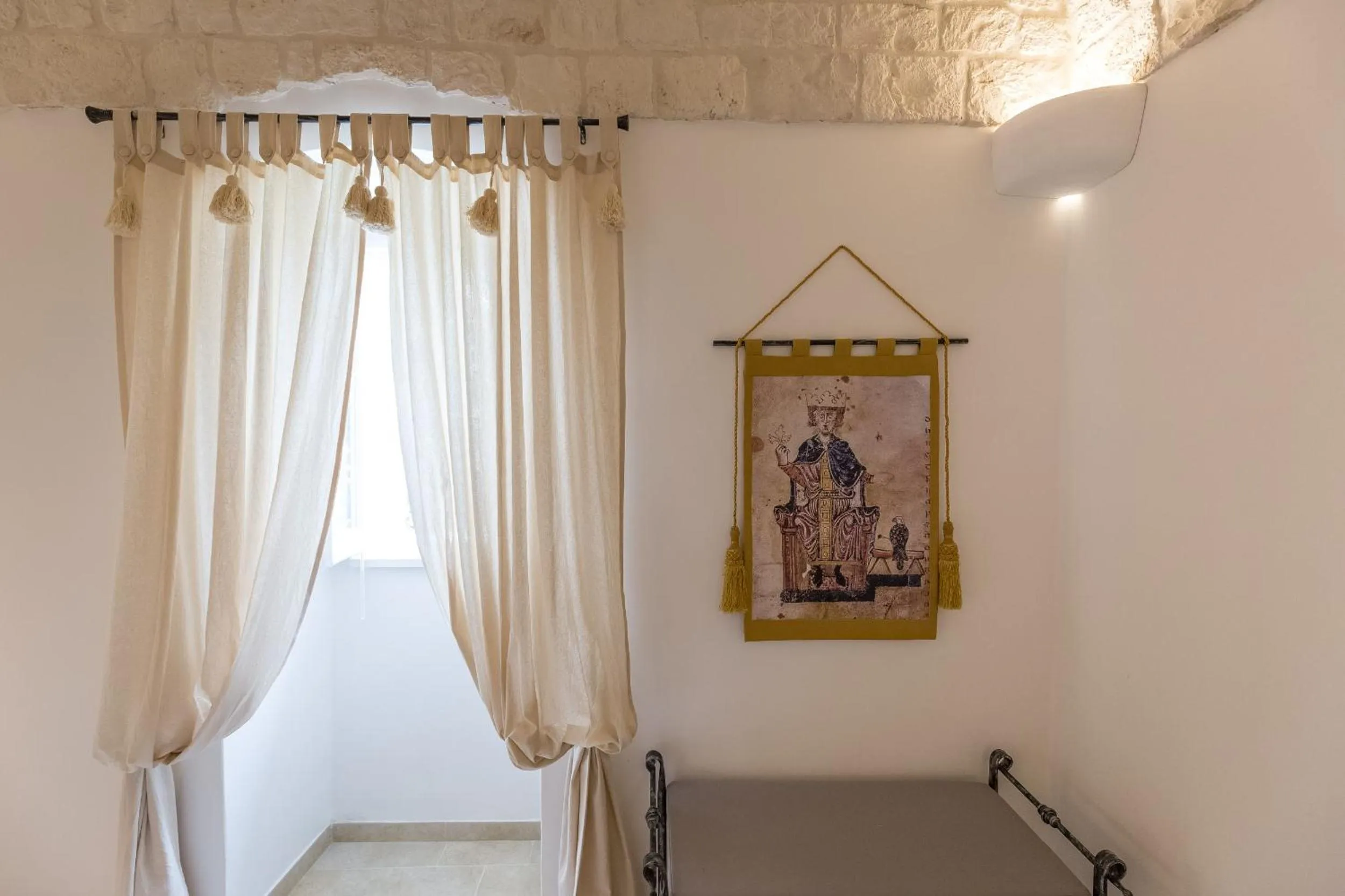 Photo of the whole room, Bed in Dimora San Quirico - bed e breakfast - Cisternino