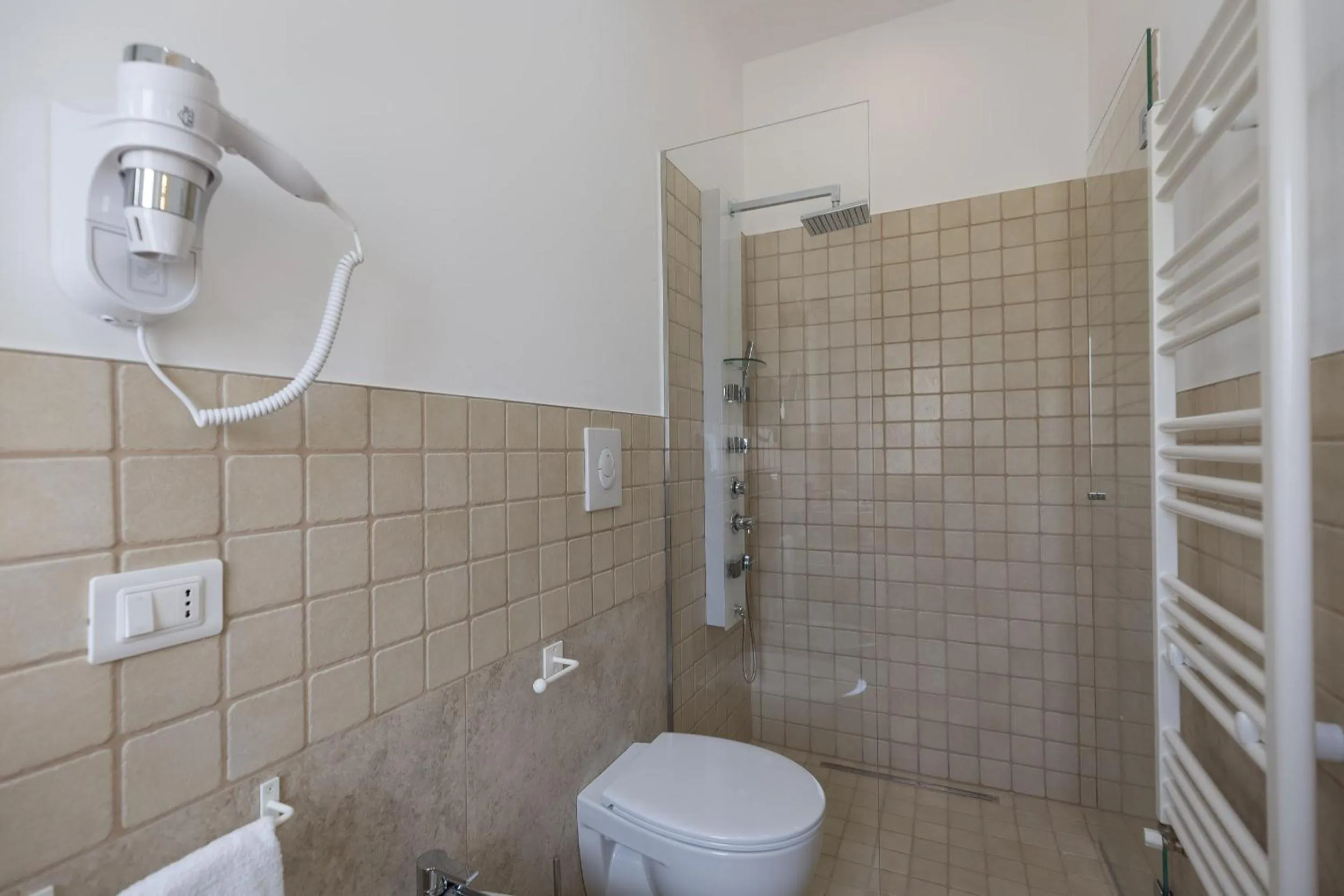 Bathroom in Dimora San Quirico - bed e breakfast - Cisternino