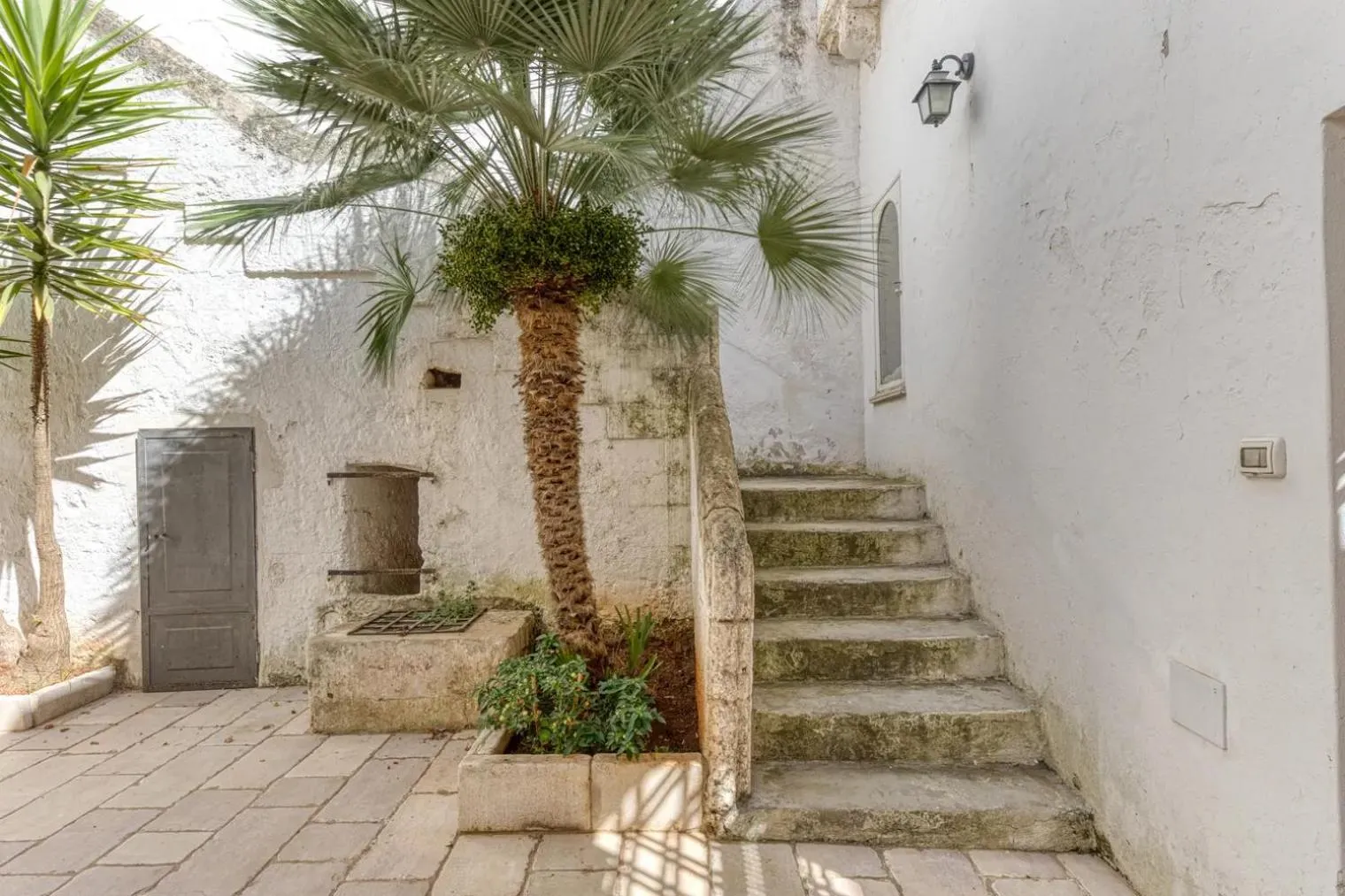 Inner courtyard view in La Corte dei Mille