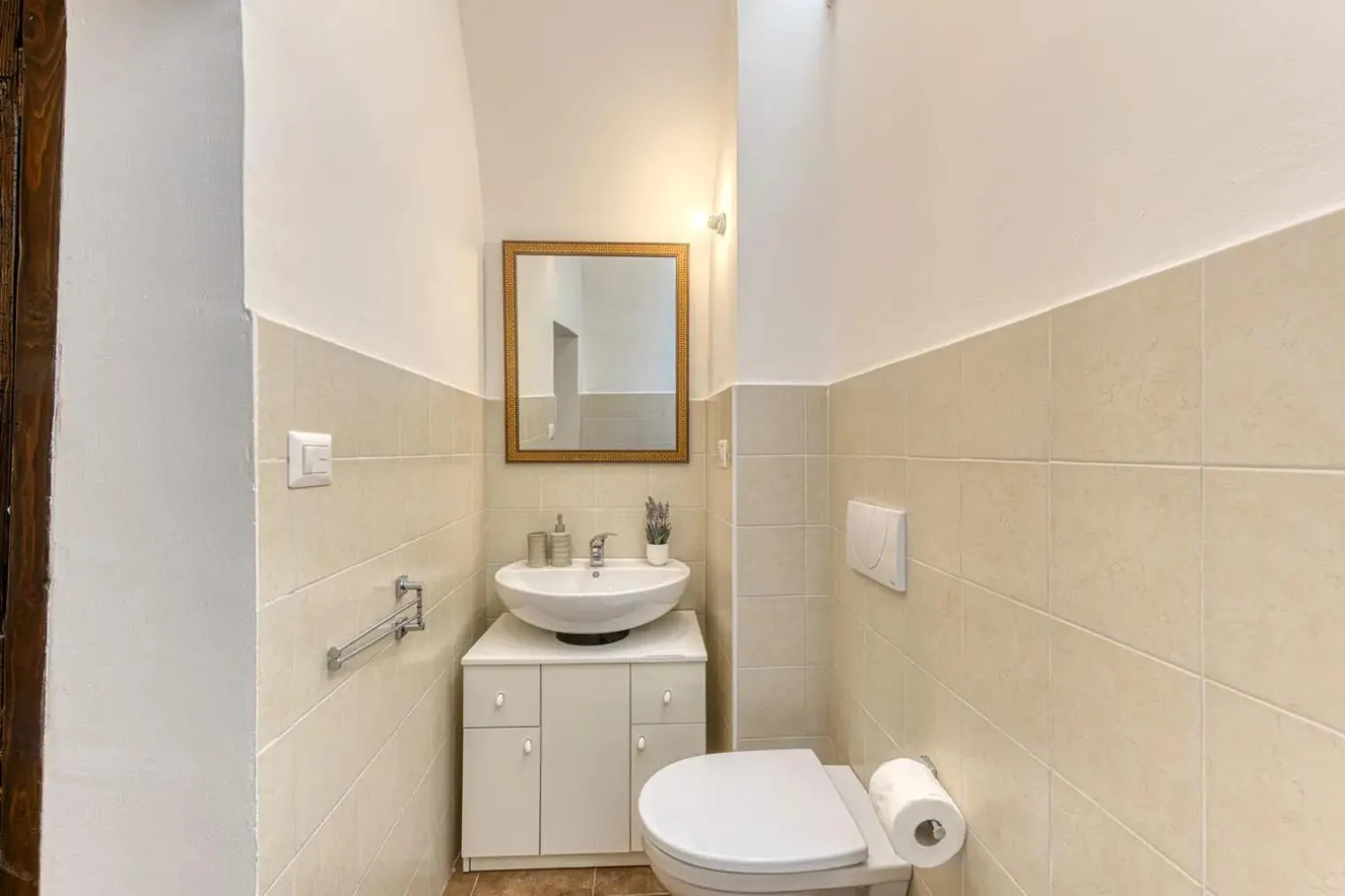 Toilet in La Corte dei Mille