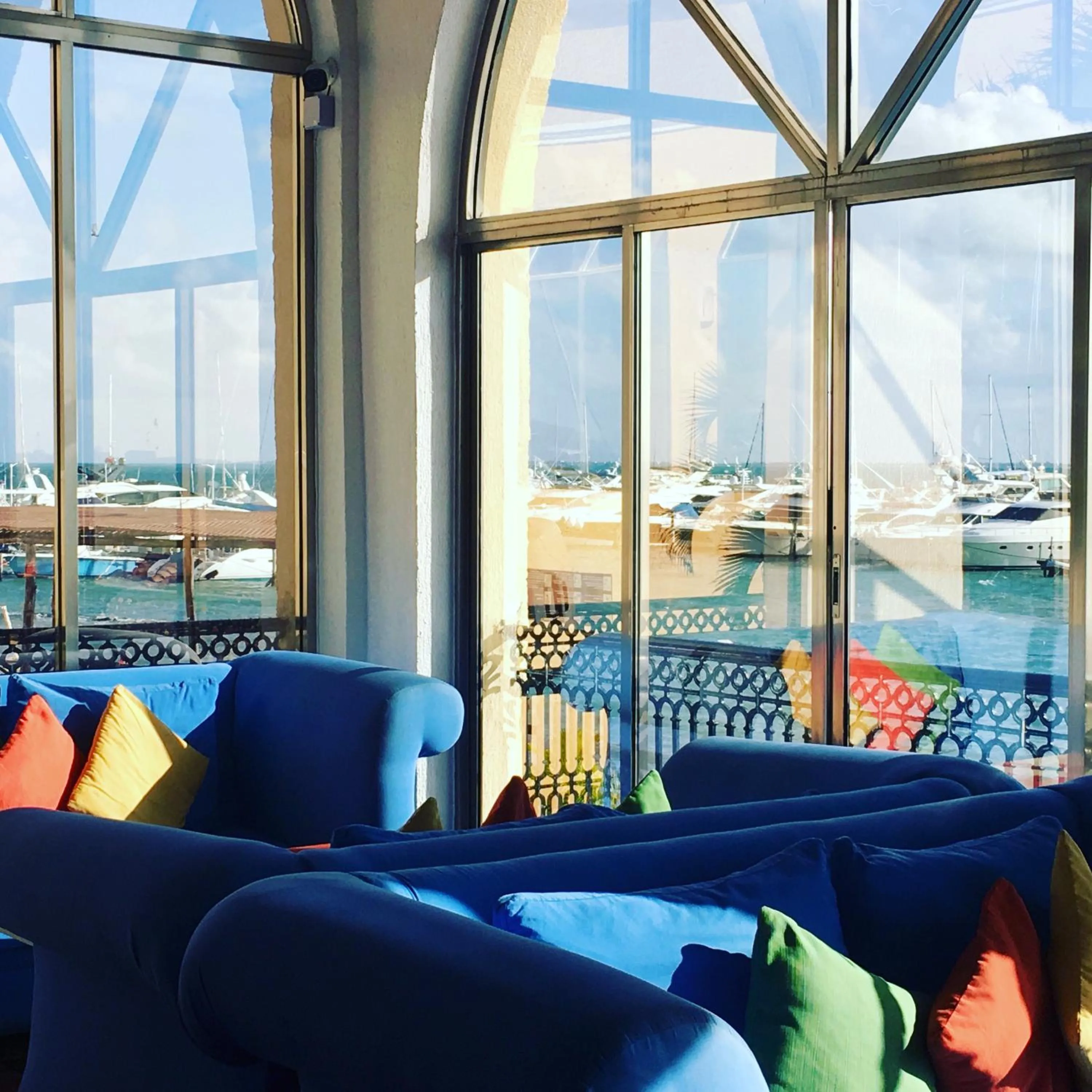 Lounge or bar in Tropical apartment