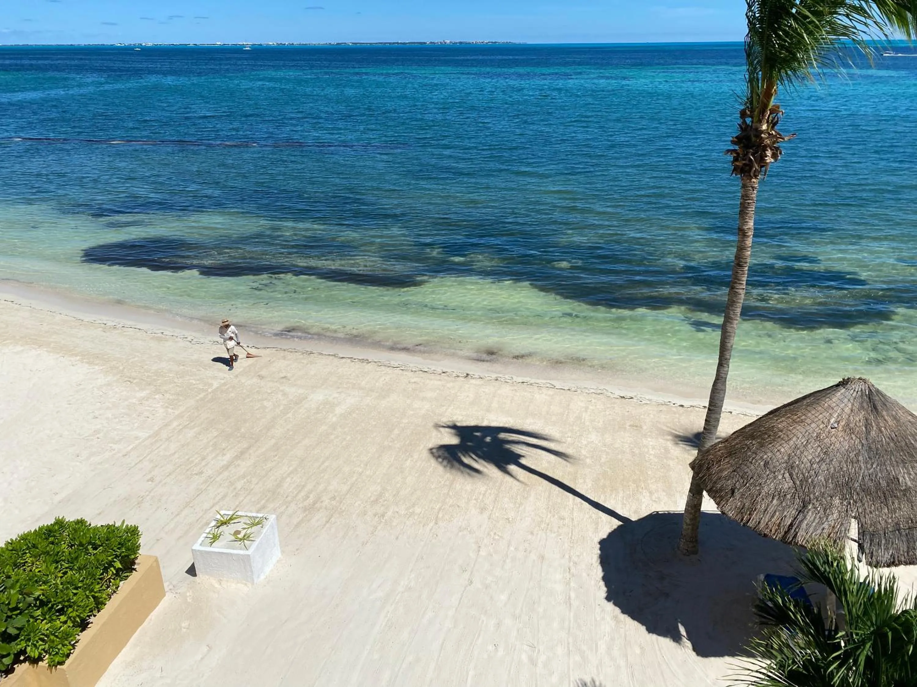 Beach in Tropical apartment