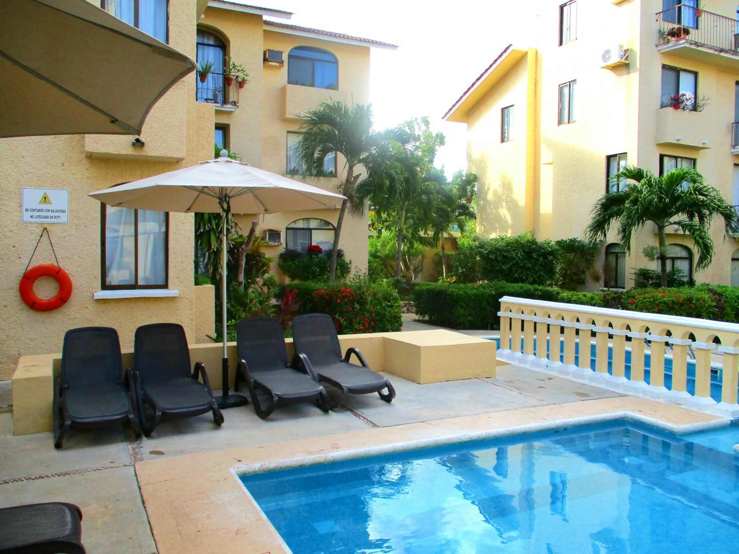 Swimming pool in Tropical apartment