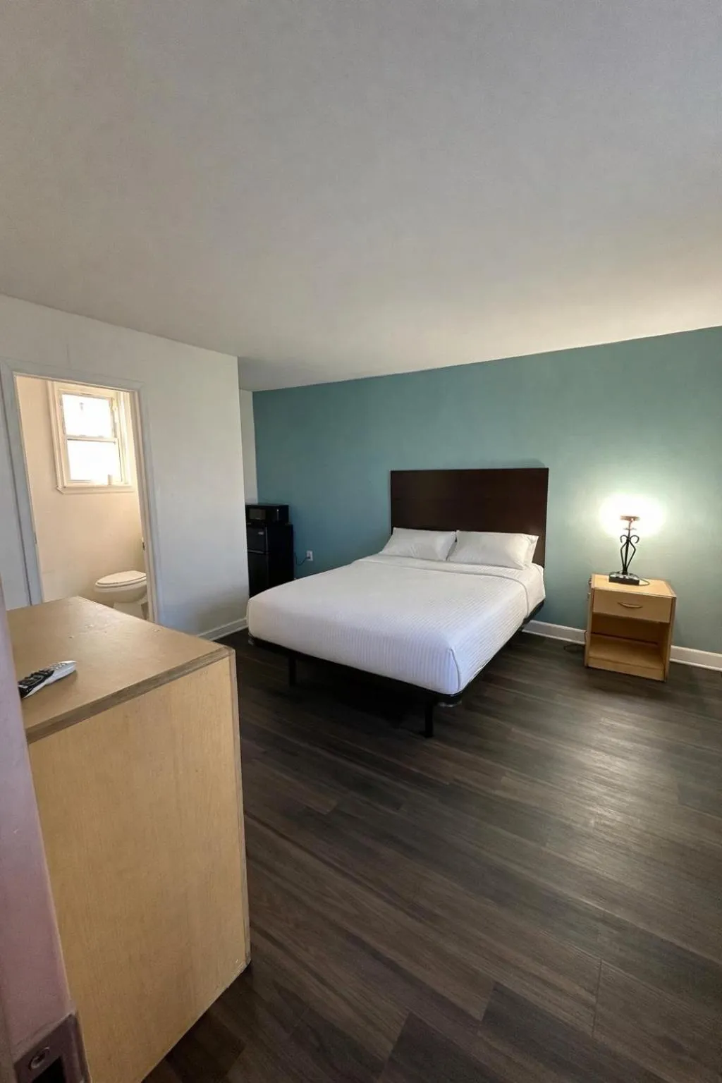 Bed in Hollywood Motel
