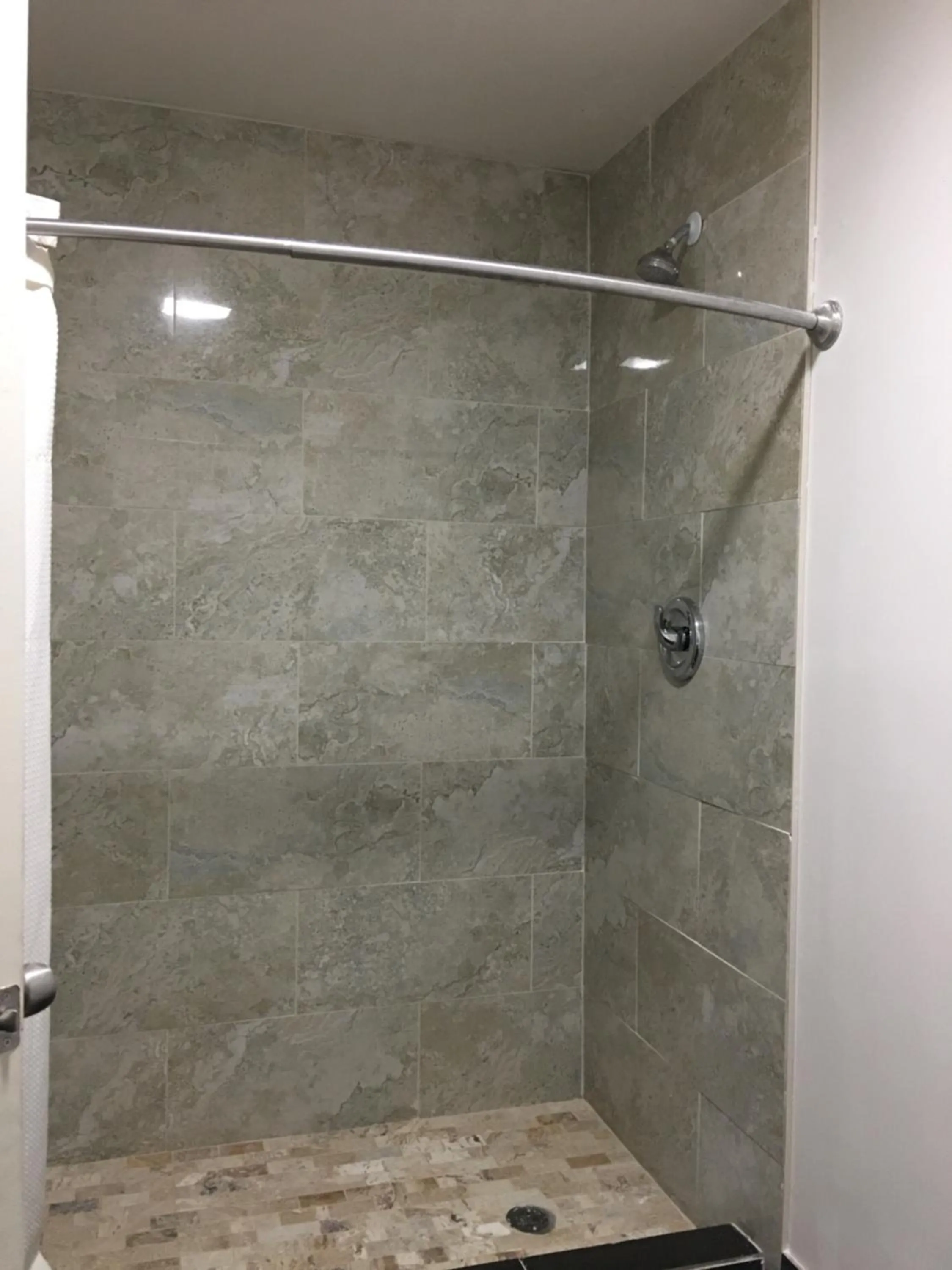 Shower in Hollywood Motel