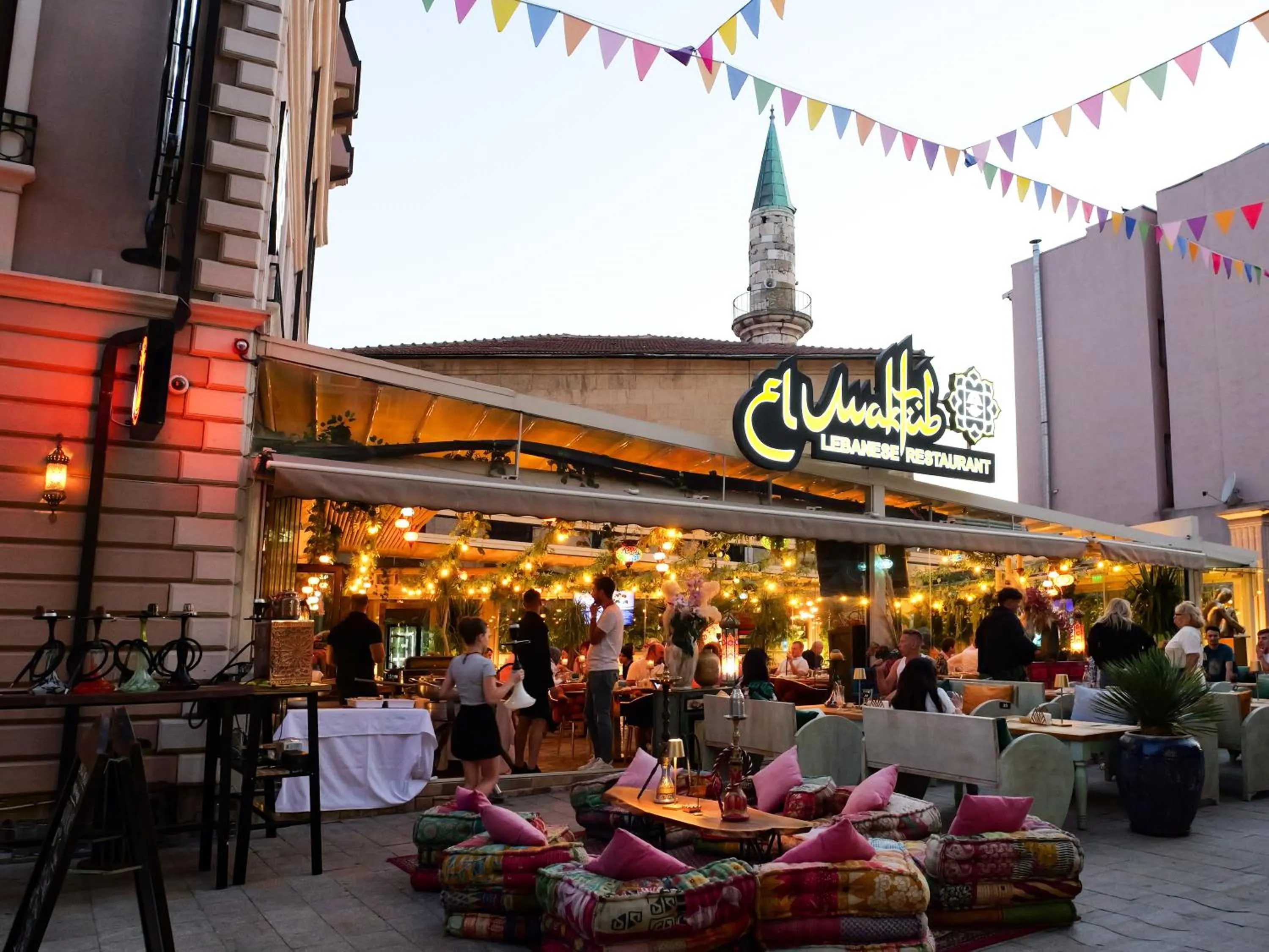 Restaurant/places to eat in Peninsula Boutique Hotel