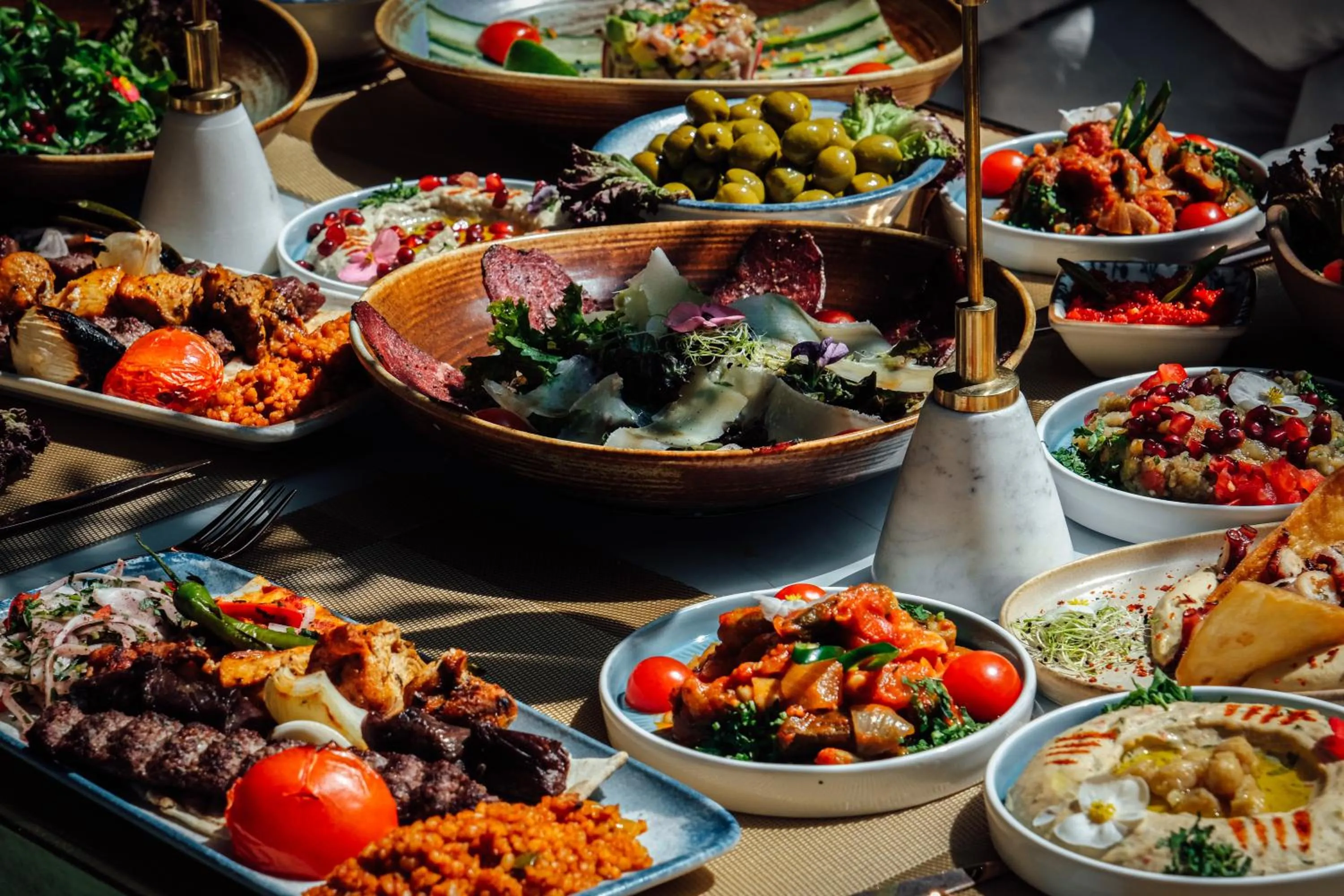 Restaurant/places to eat in Peninsula Boutique Hotel