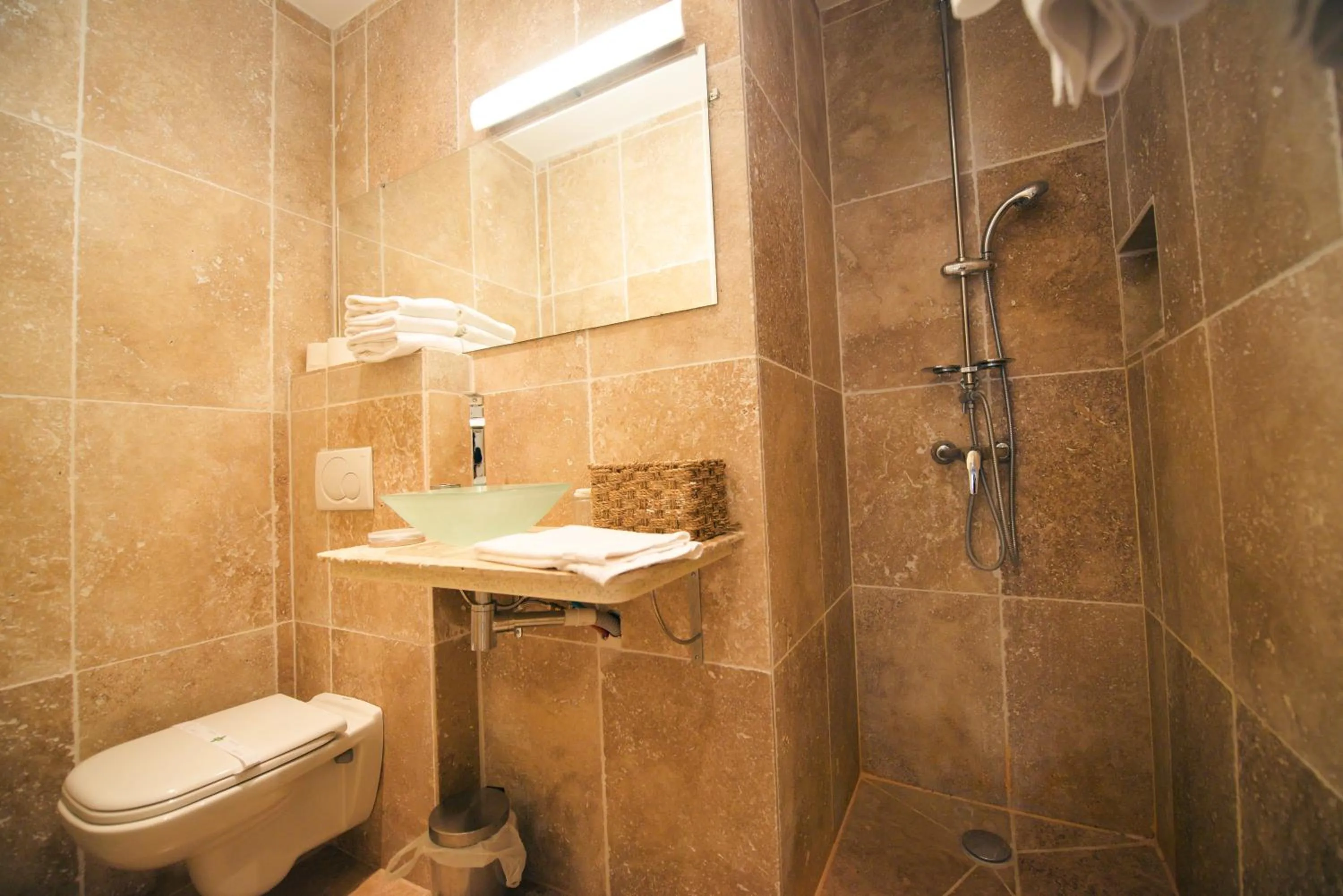 Bathroom in Altera Roma Hôtel