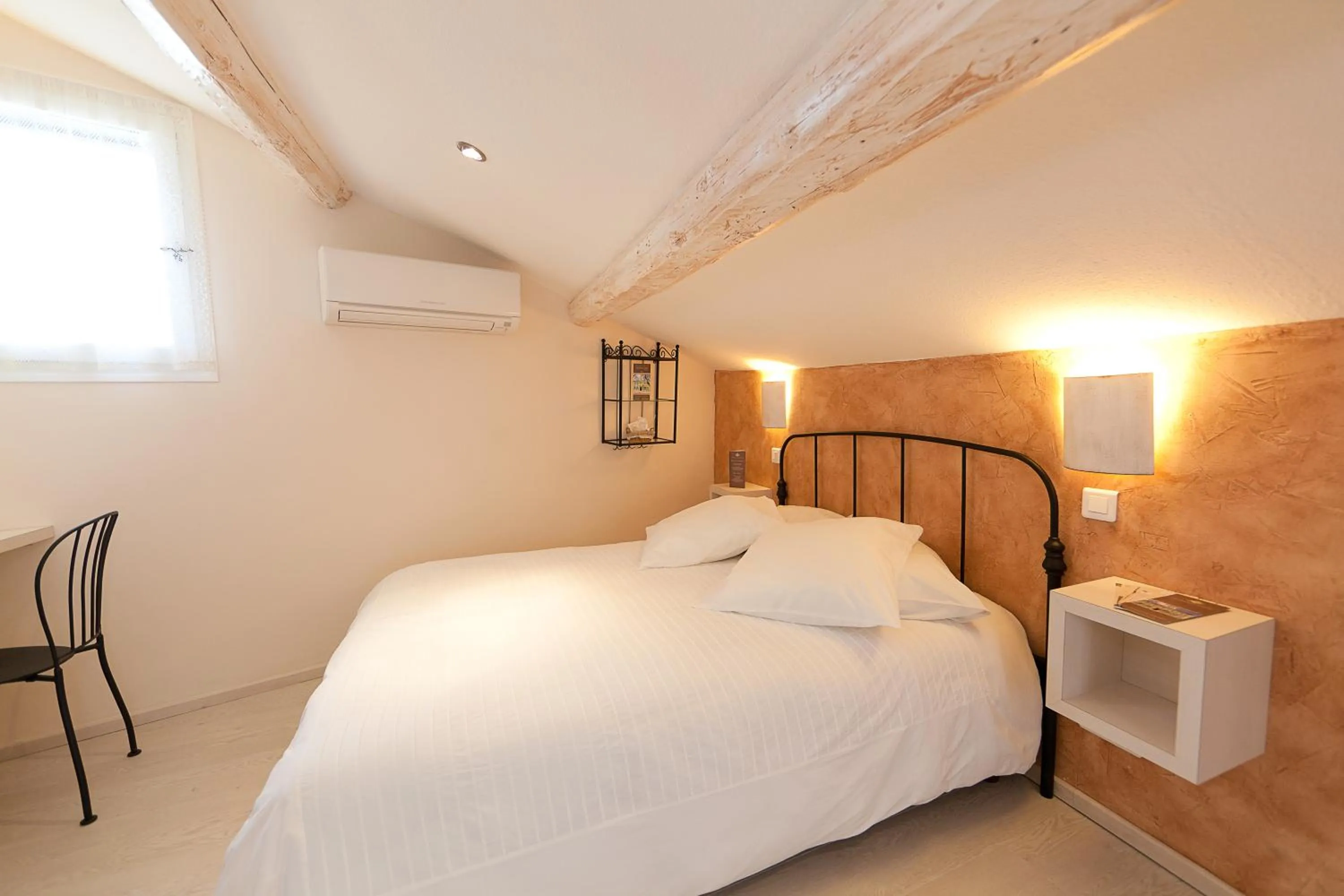 Bed in Altera Roma Hôtel