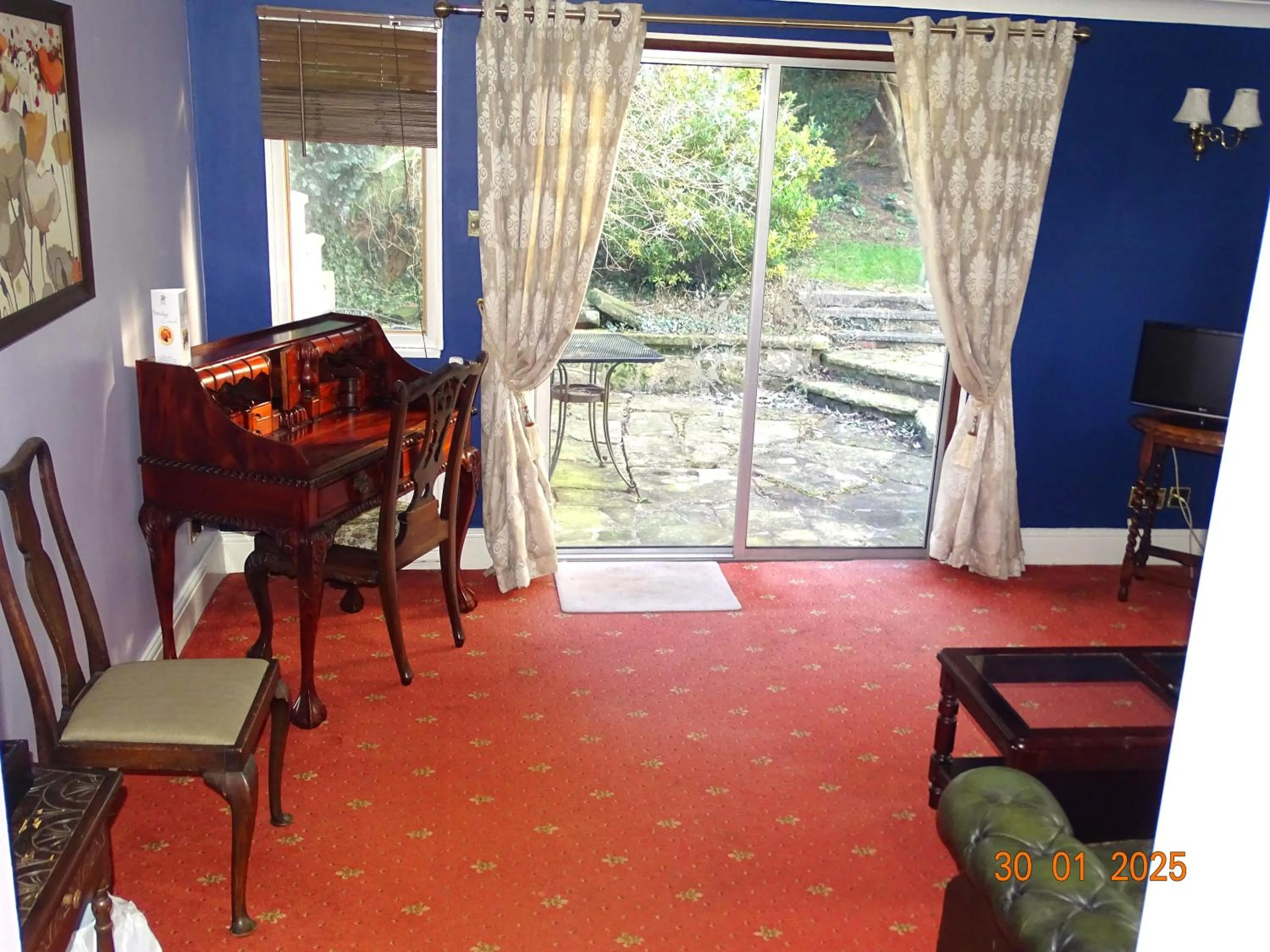 Living room in Donington Manor Hotel