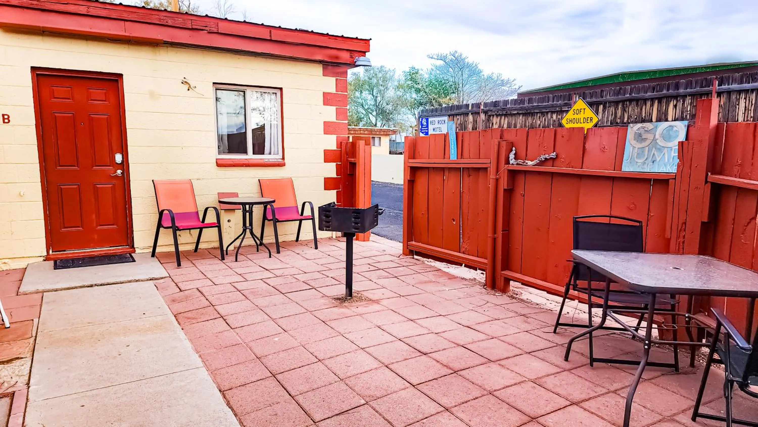 Red Rock Motel and Dam Motel