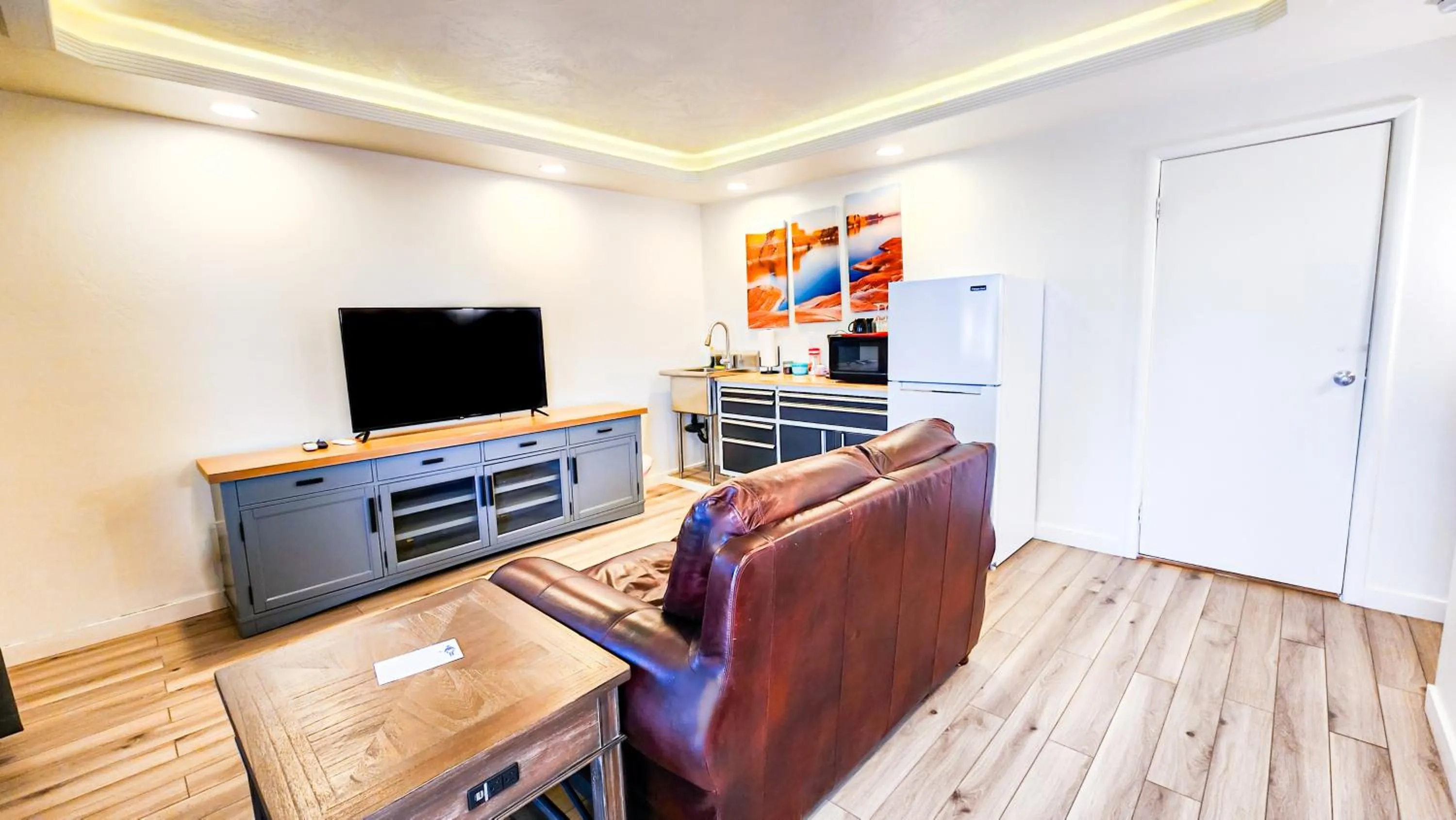 Red Rock Motel and Dam Motel