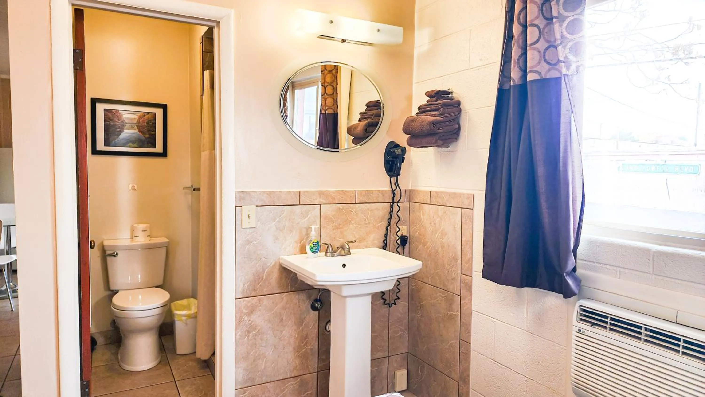 Red Rock Motel and Dam Motel