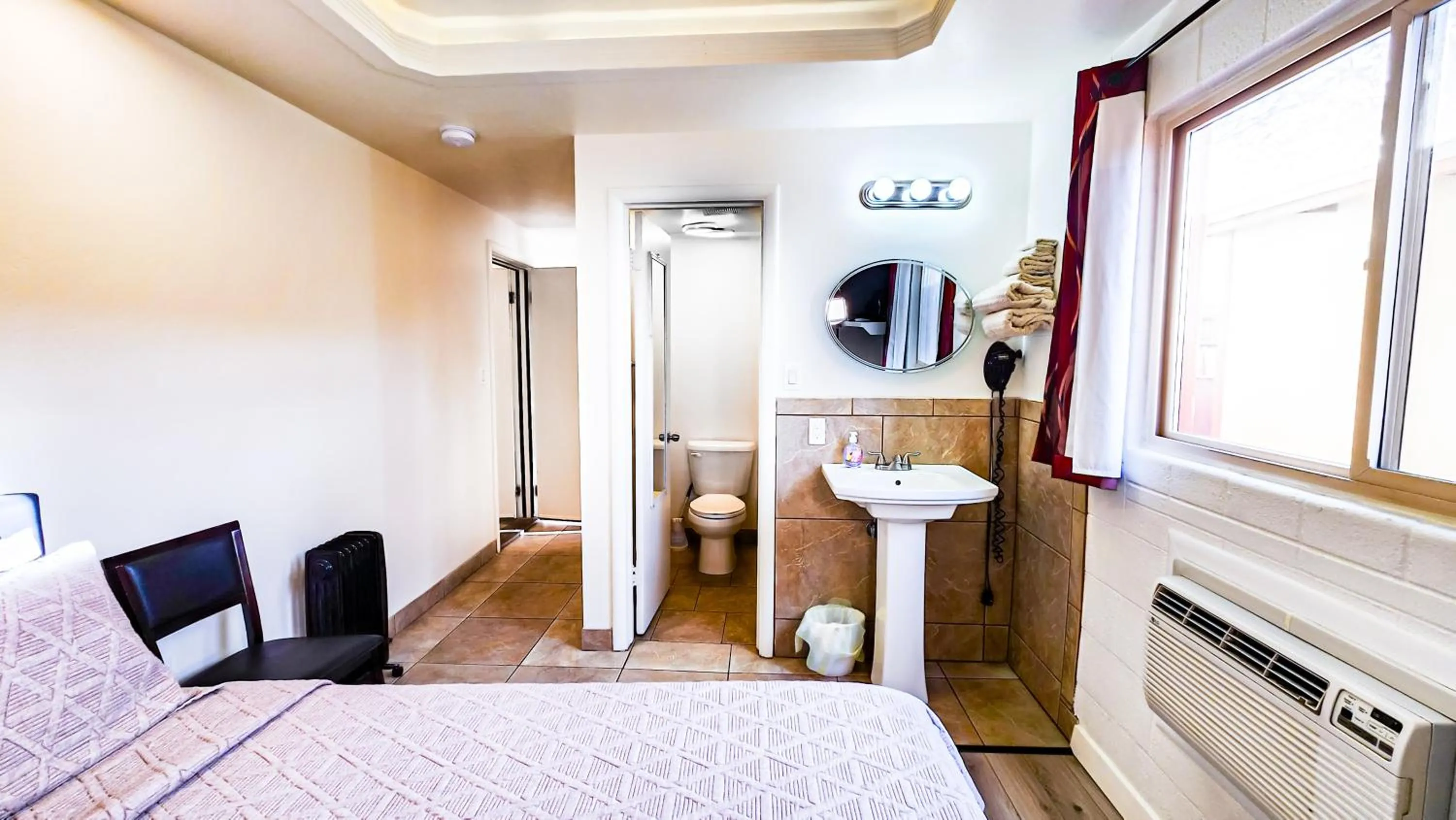 Red Rock Motel and Dam Motel