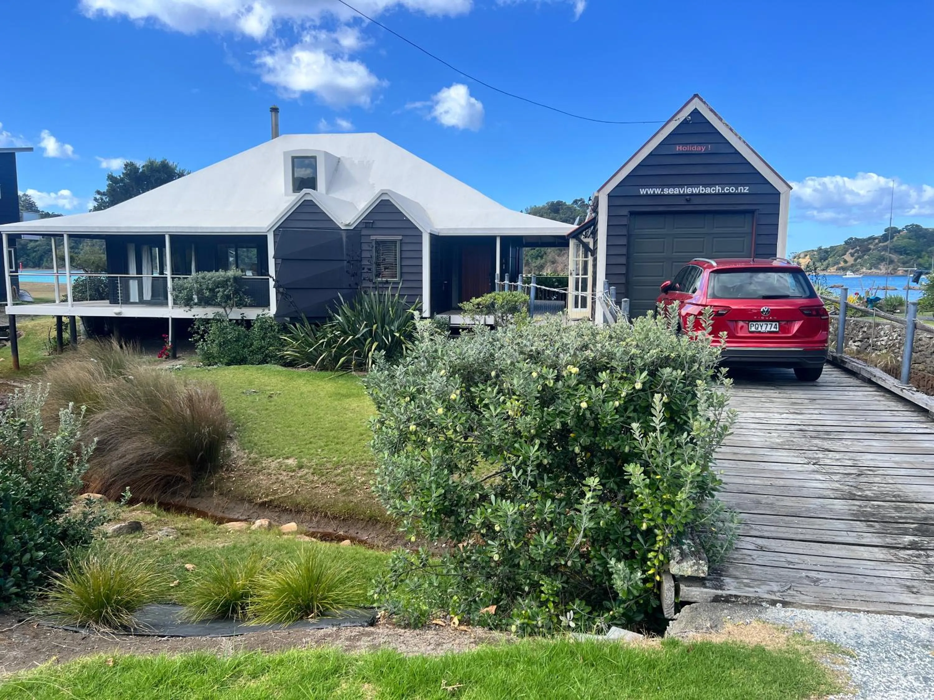 Day in Absolute Beach front-Tutukaka Harbour