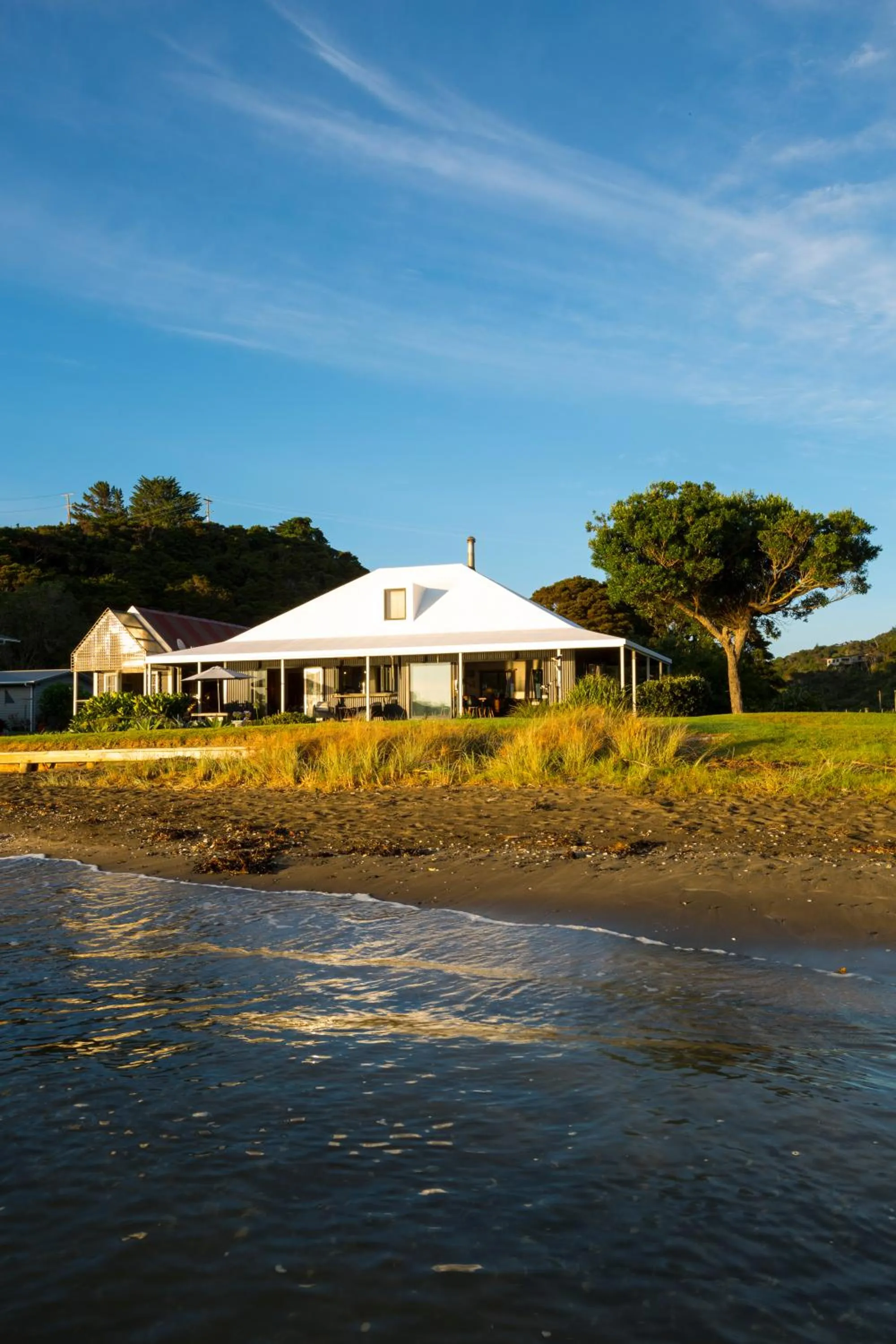 Property building in Absolute Beach front-Tutukaka Harbour