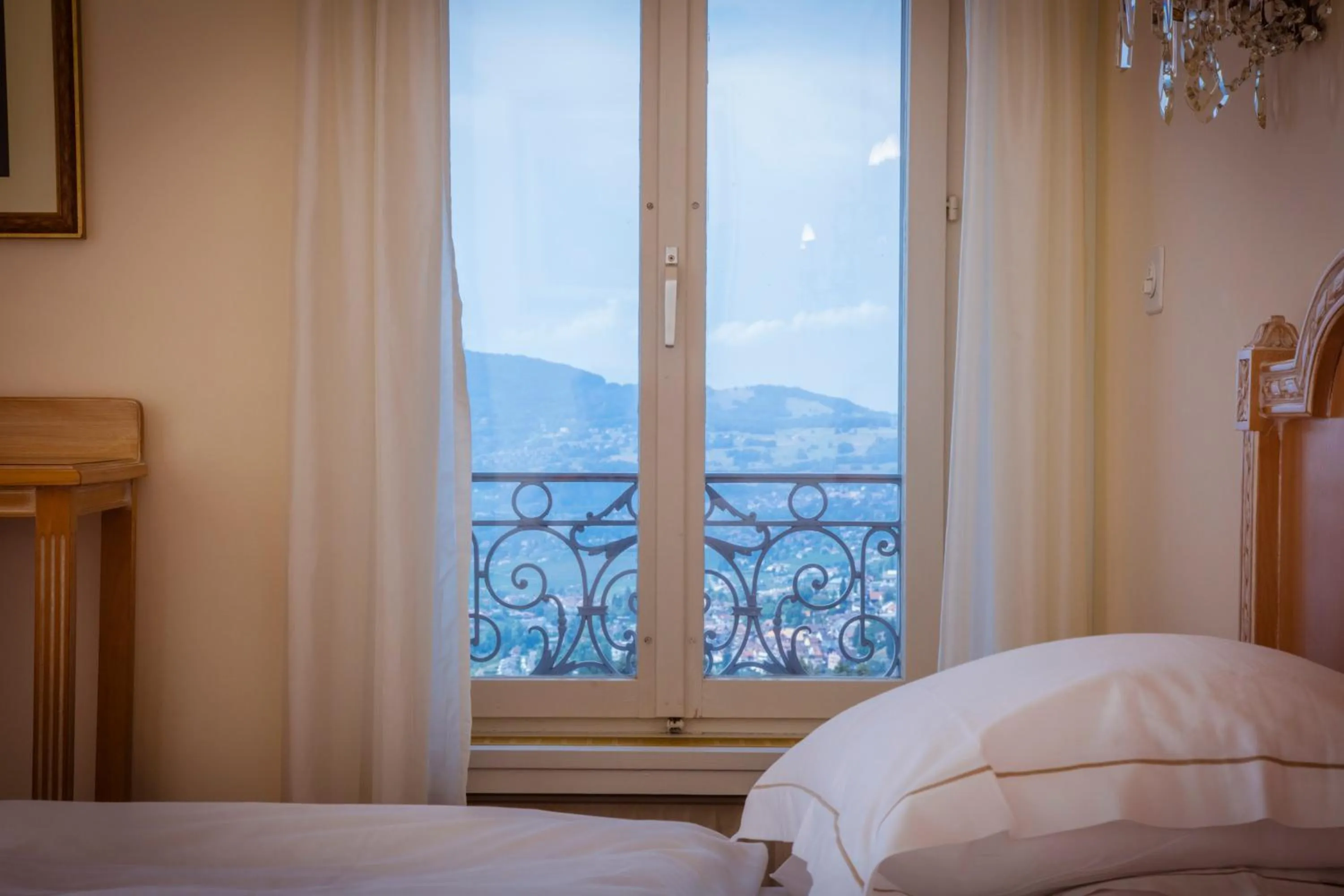 Bedroom, Bed in Hotel Victoria Glion