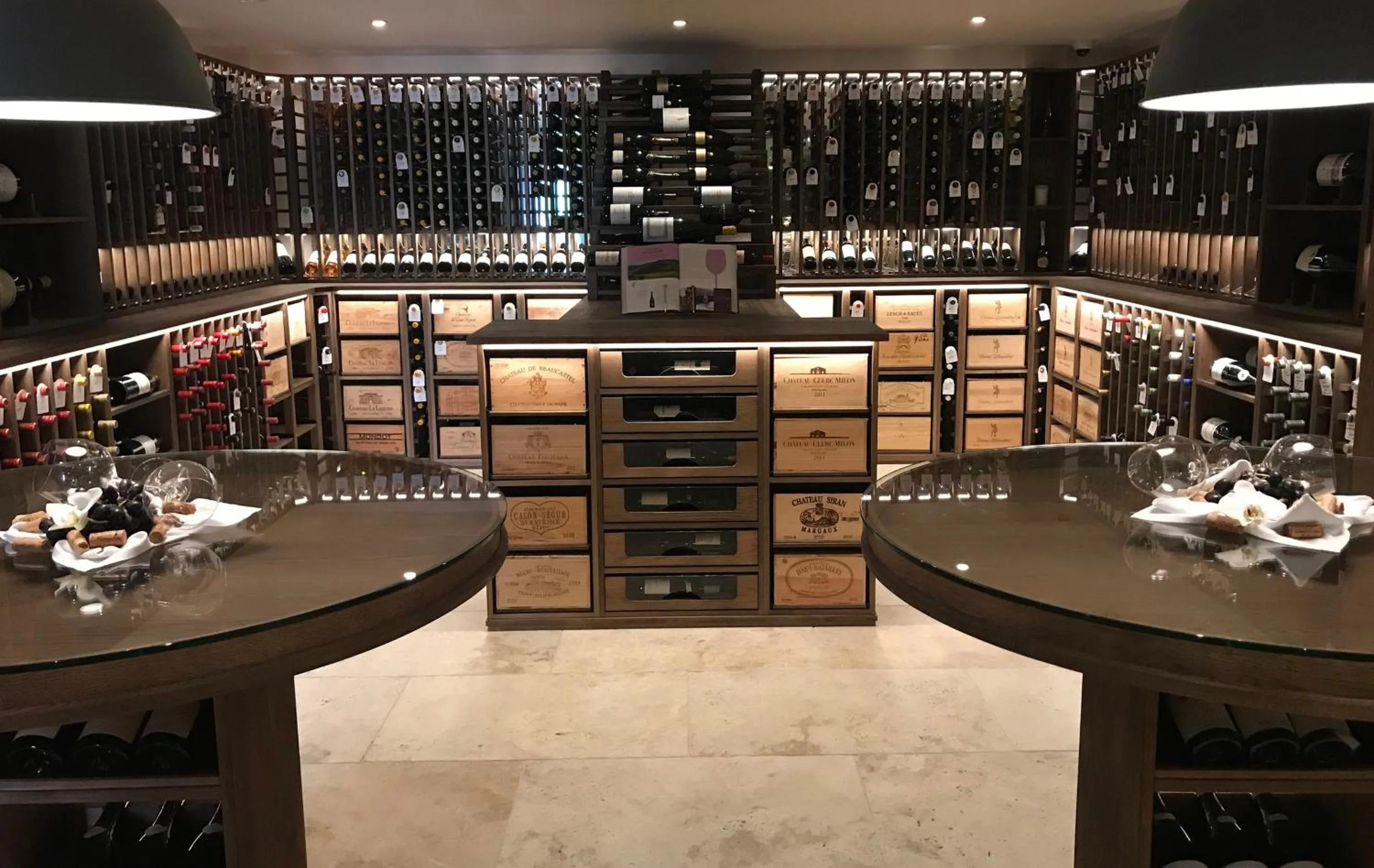 Food and drinks in Longueville Manor