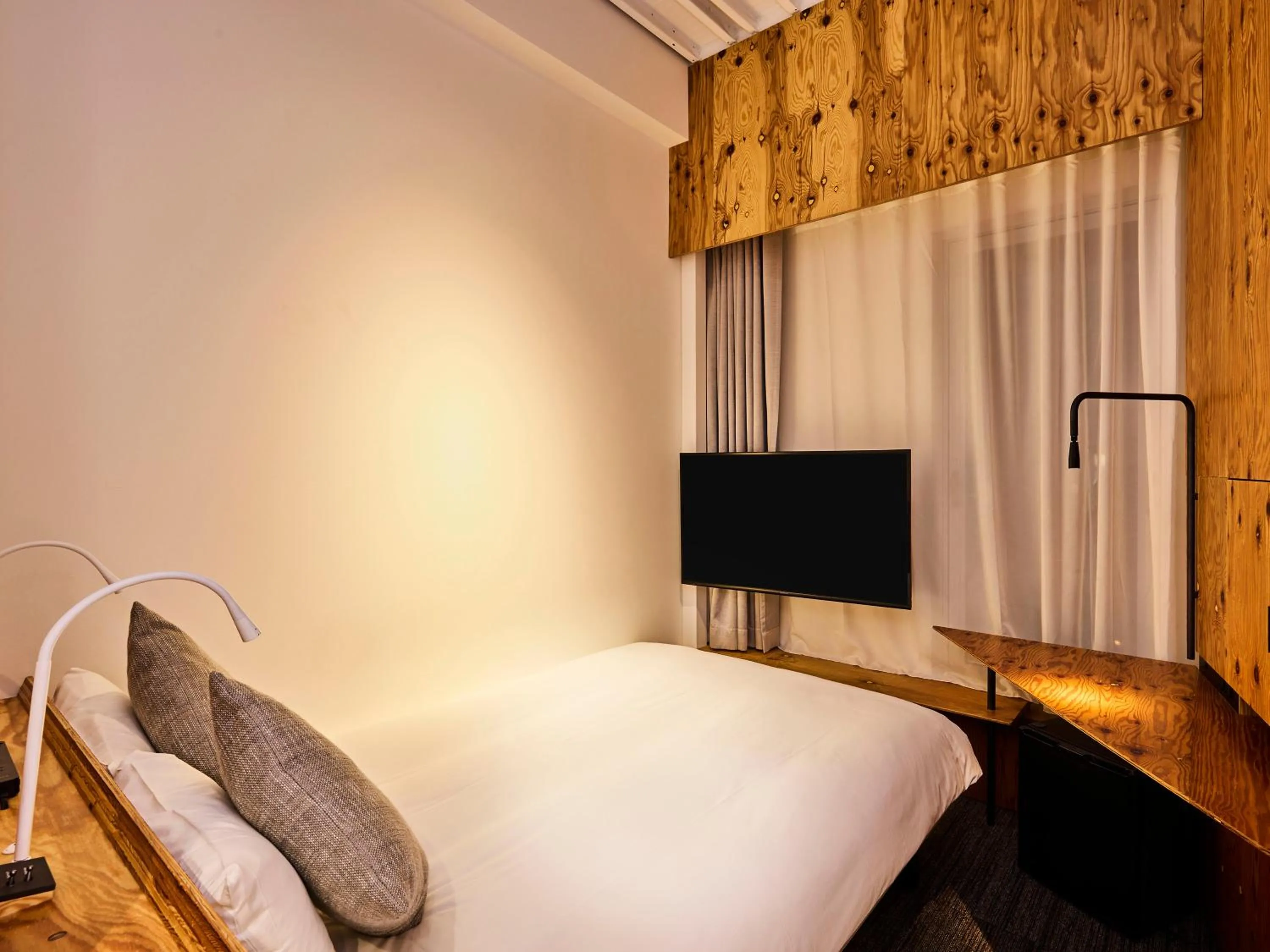 Photo of the whole room, Bed in ONE@Tokyo by insomnia