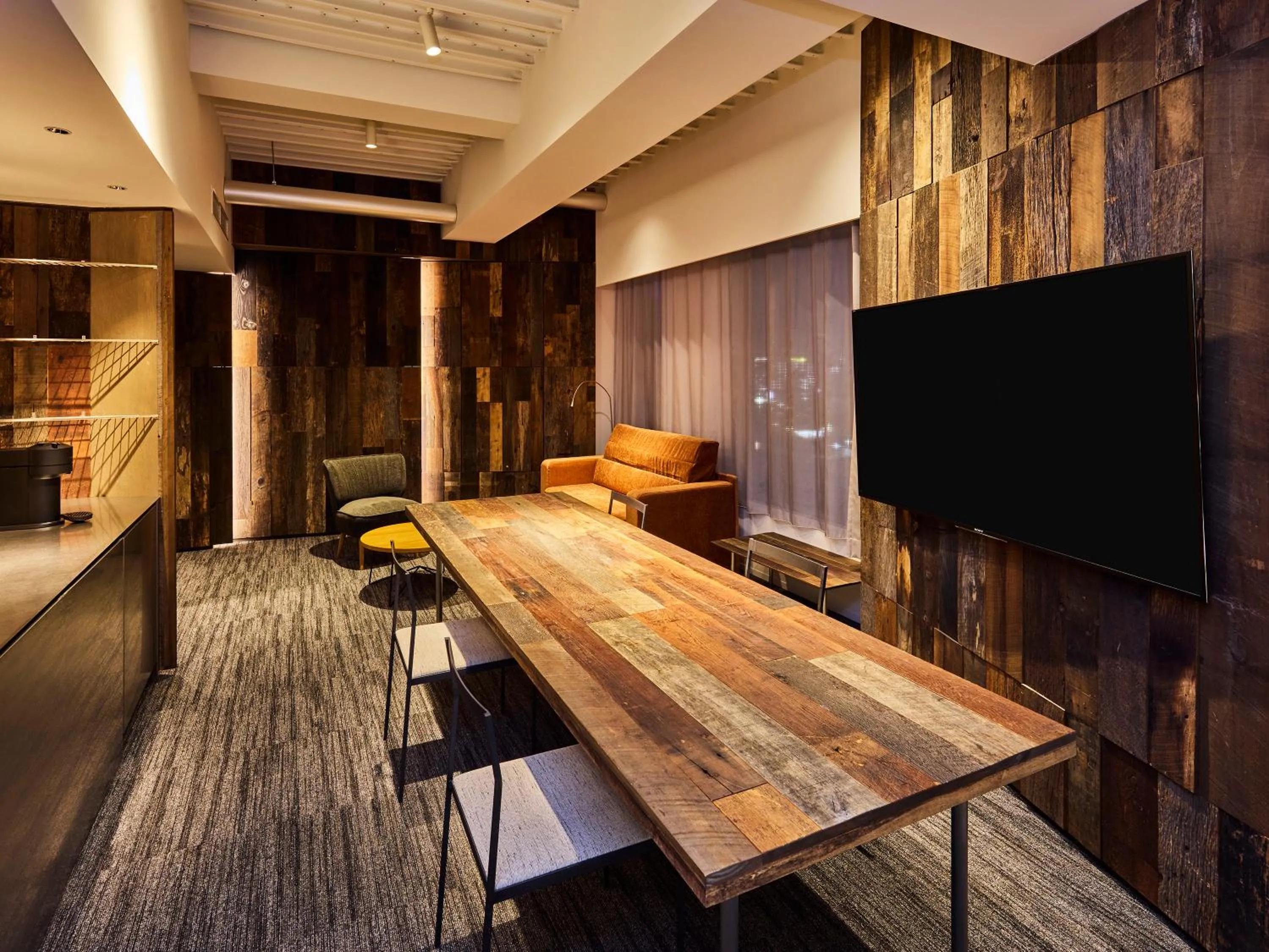 Photo of the whole room in ONE@Tokyo by insomnia