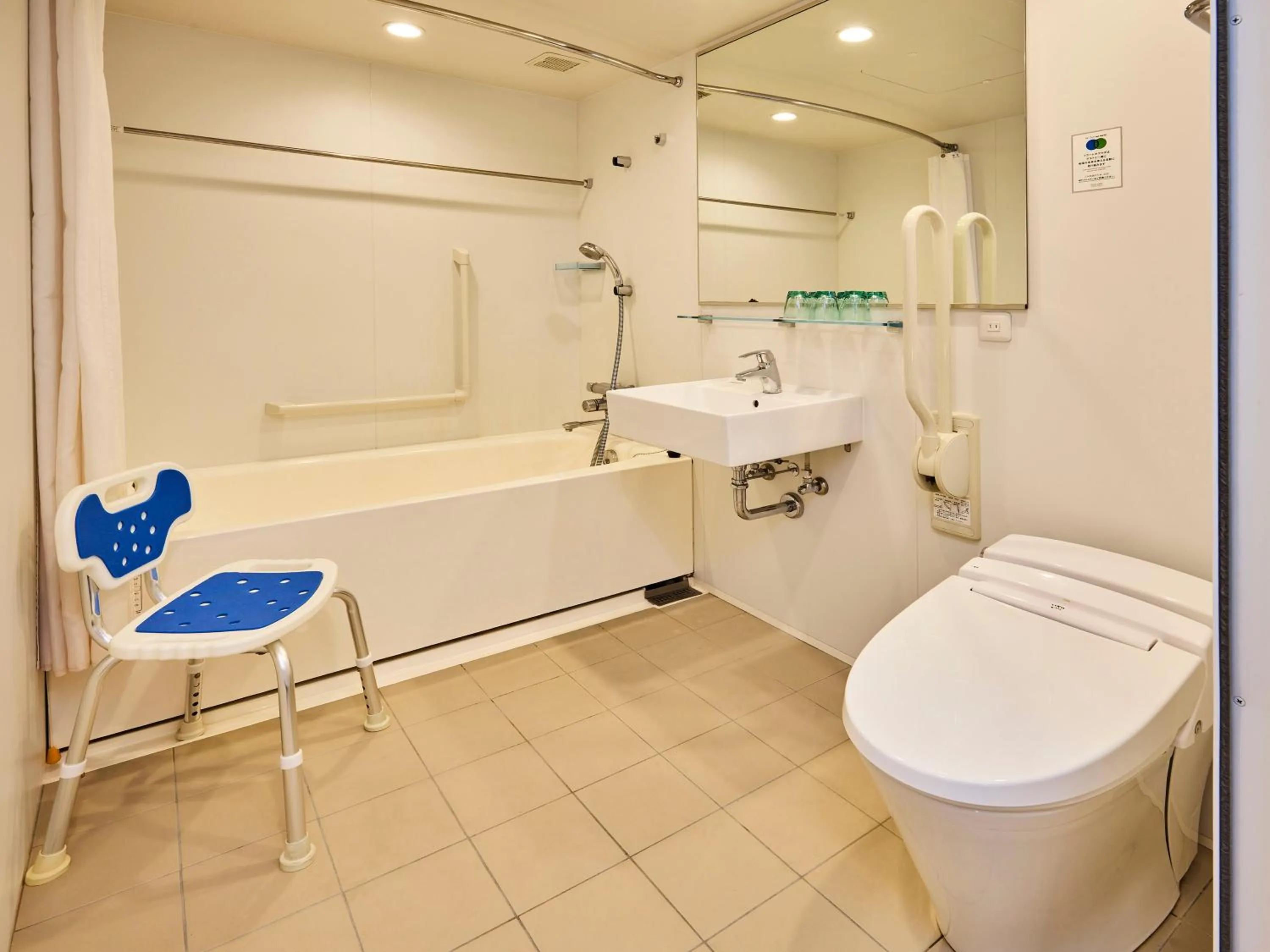 Photo of the whole room in ONE@Tokyo by insomnia