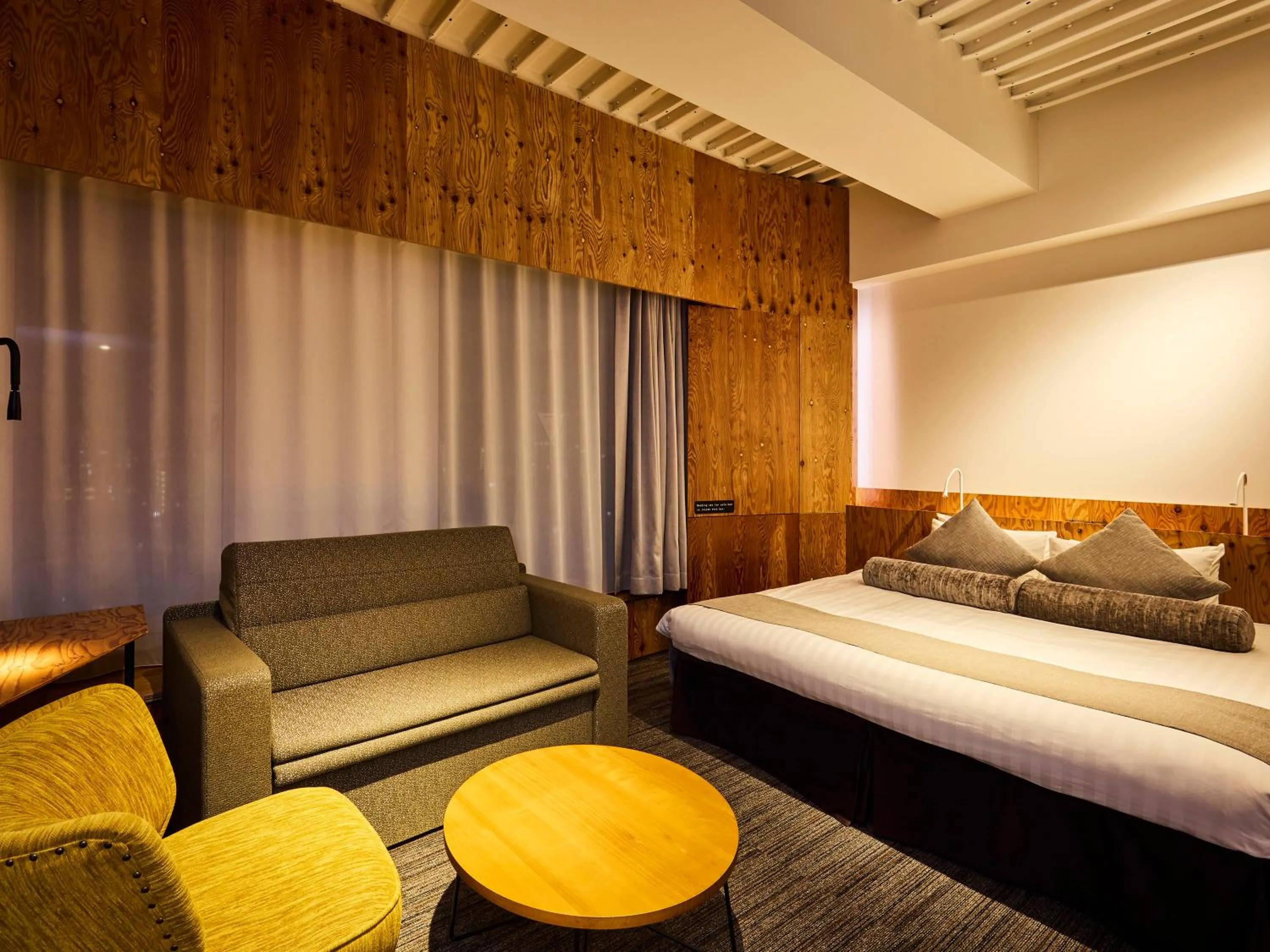 Photo of the whole room, Bed in ONE@Tokyo by insomnia