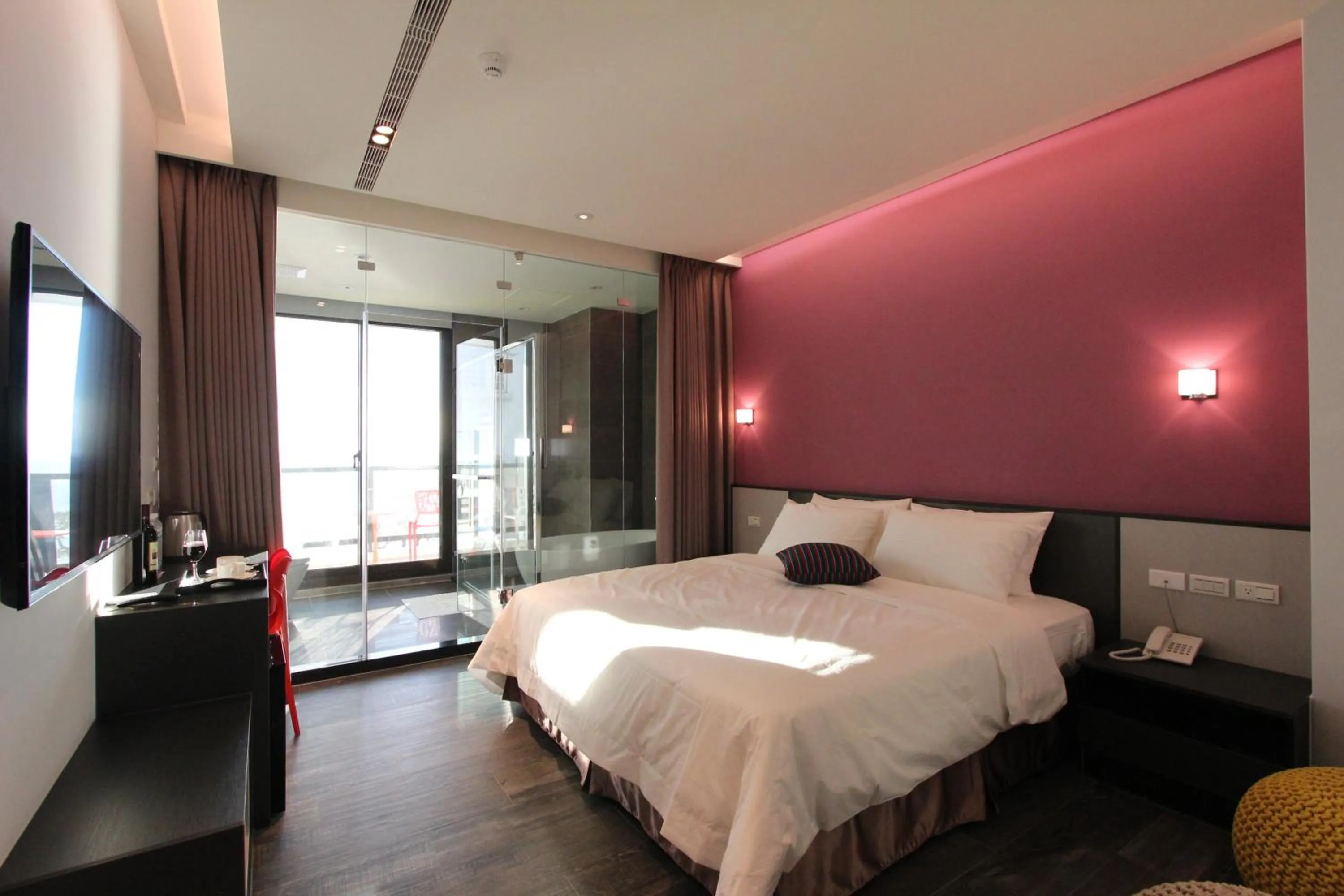 Photo of the whole room, Bed in Funson Hotel