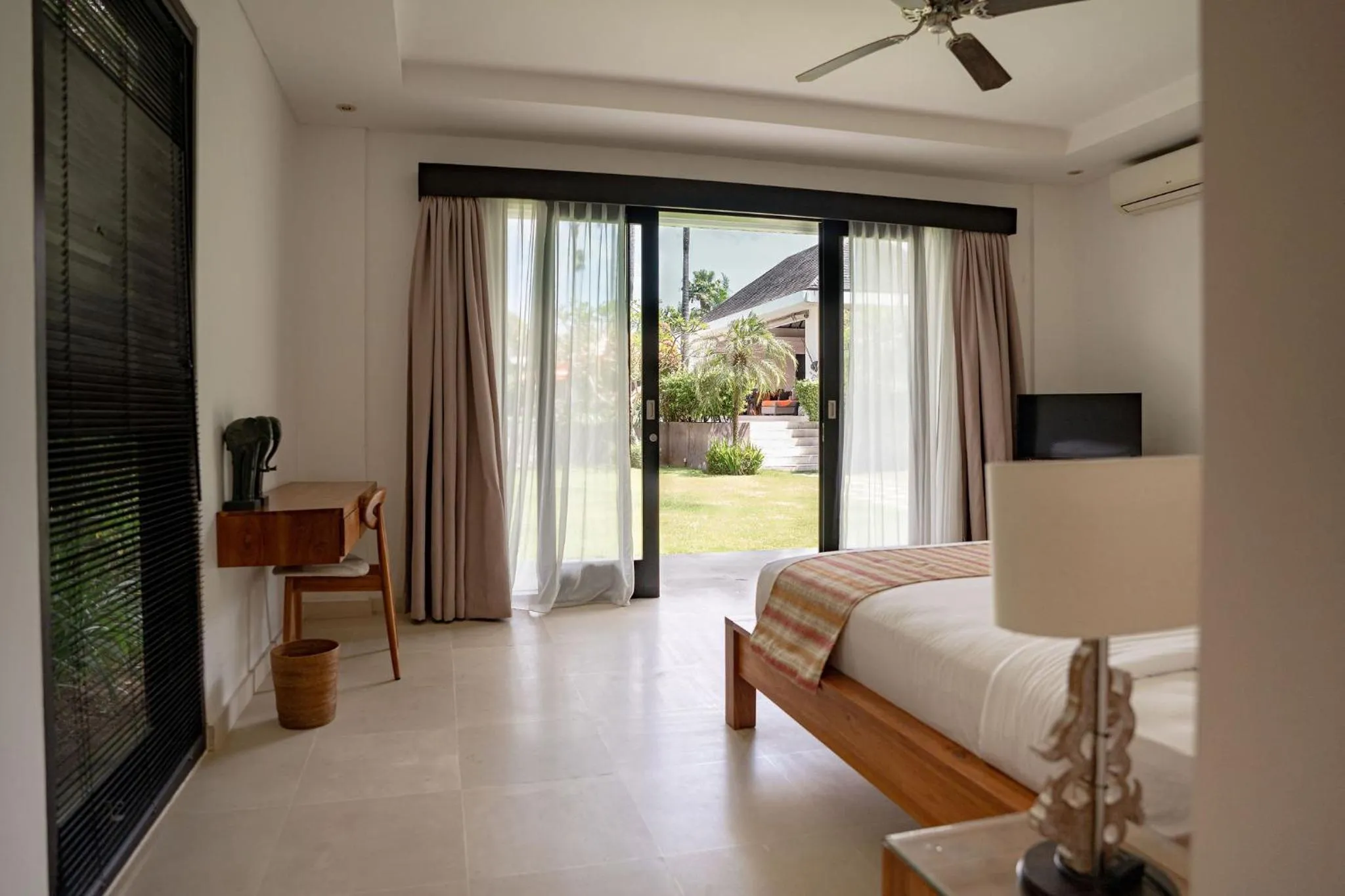 Bed in Echo Beach Duo