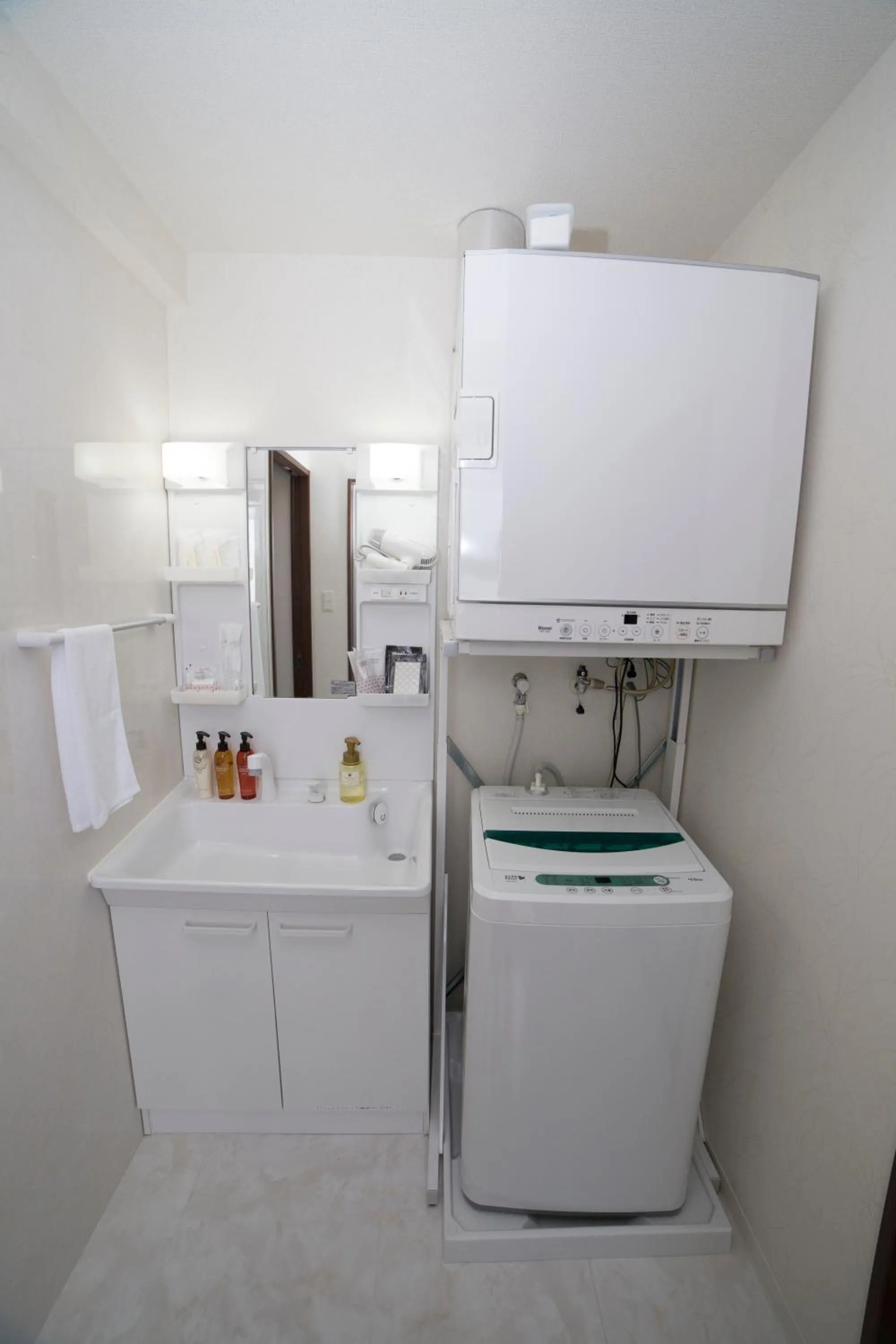 washing machine in Cozy Stay In Itoman