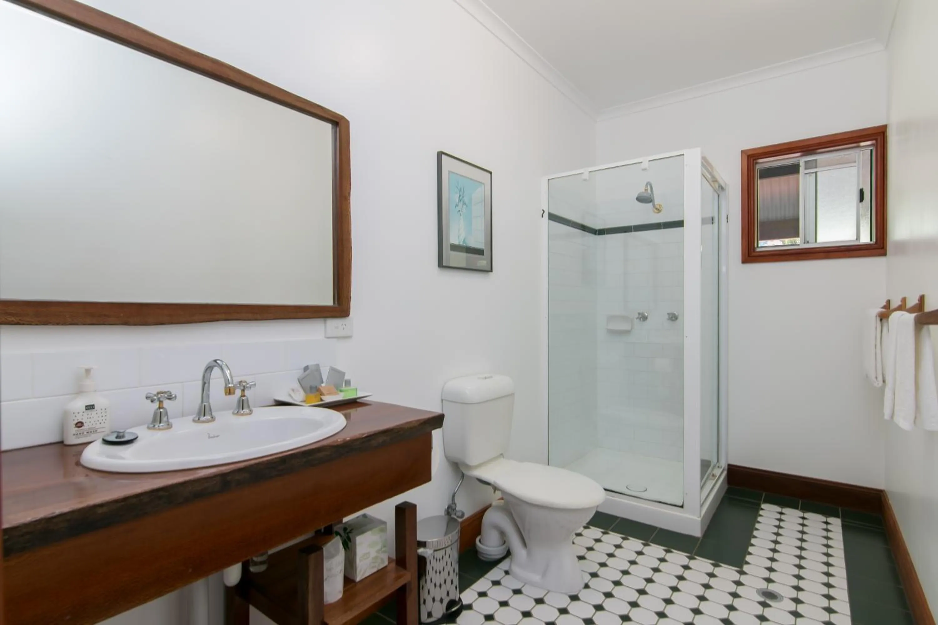 Bathroom in Daintree Manor B&B