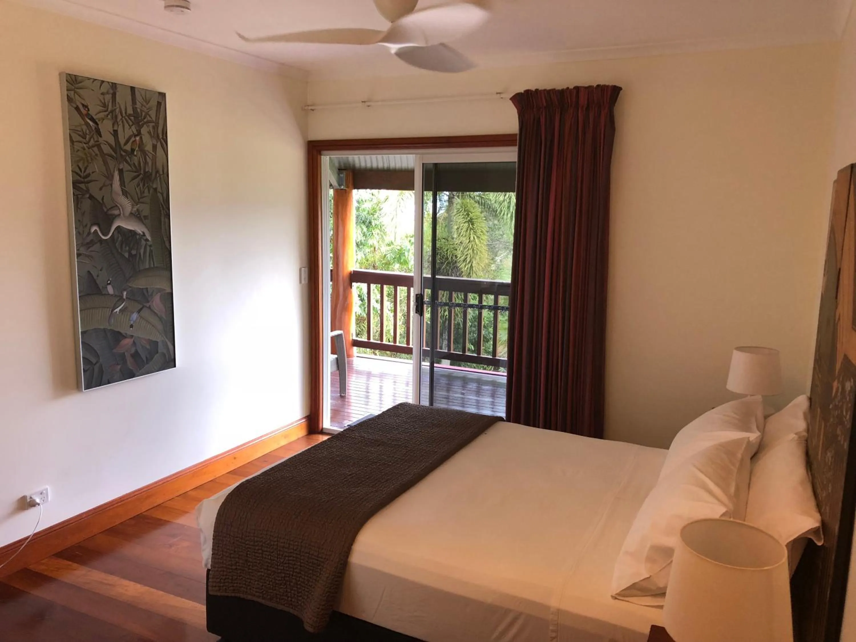 Photo of the whole room, Bed in Daintree Manor B&B