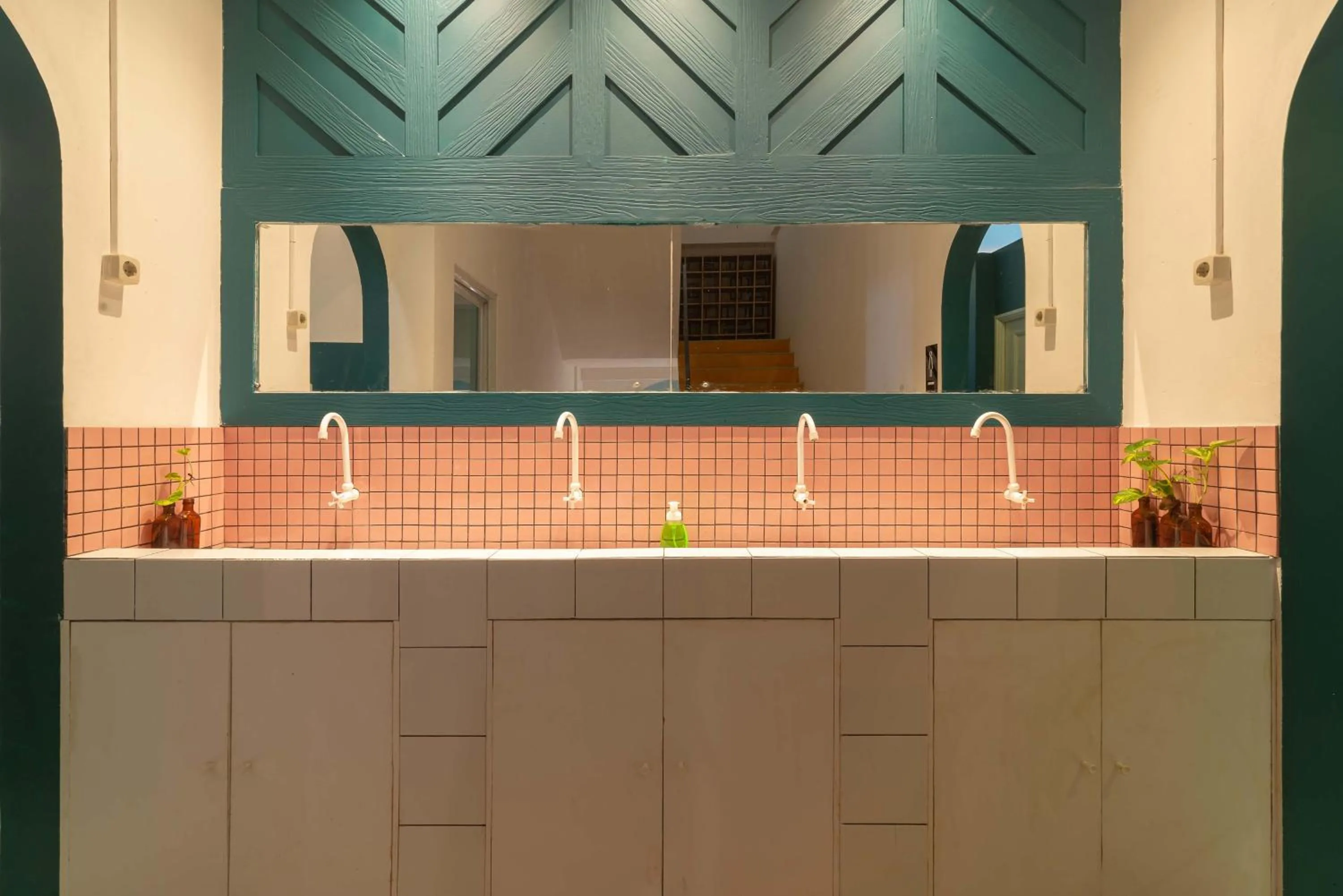 Bathroom in Wonderloft Hostel Kota Tua