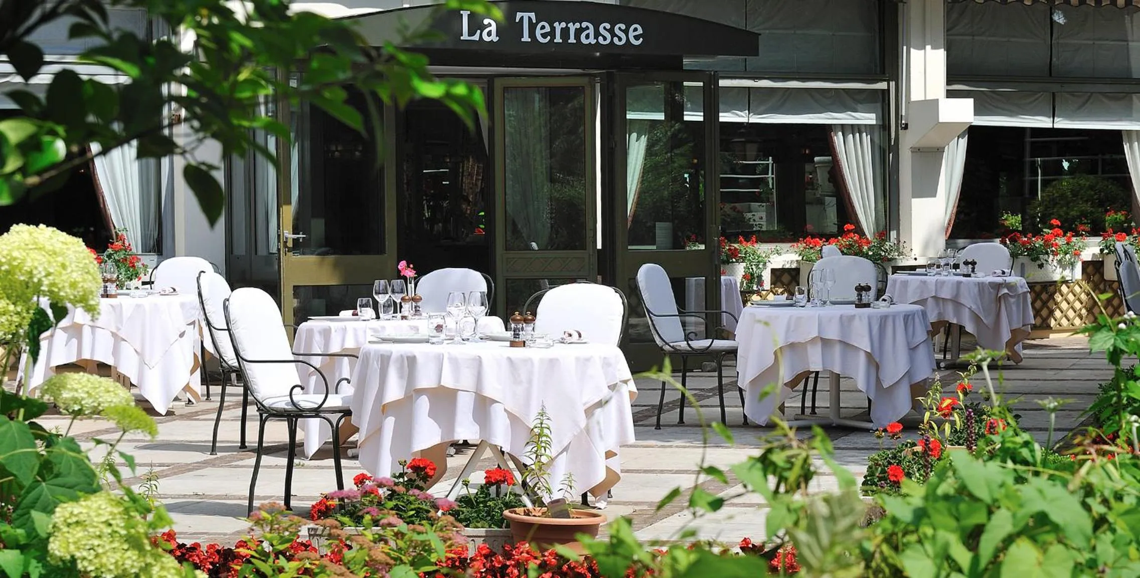 Patio in Le Grand Hôtel - Domaine De Divonne
