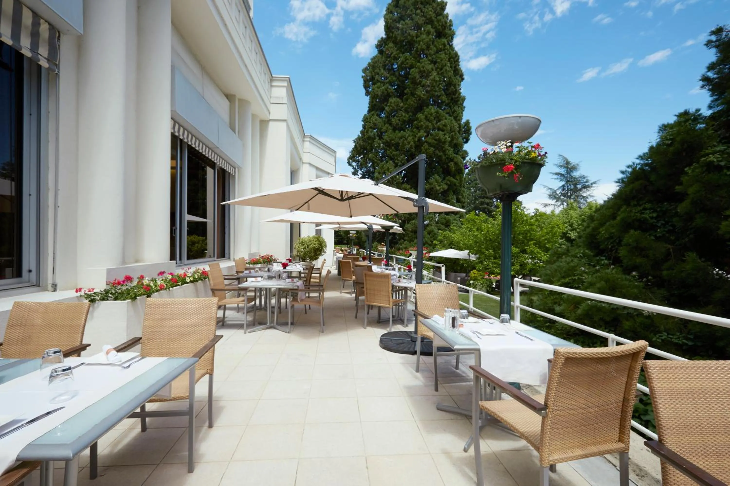 Patio in Le Grand Hôtel - Domaine De Divonne