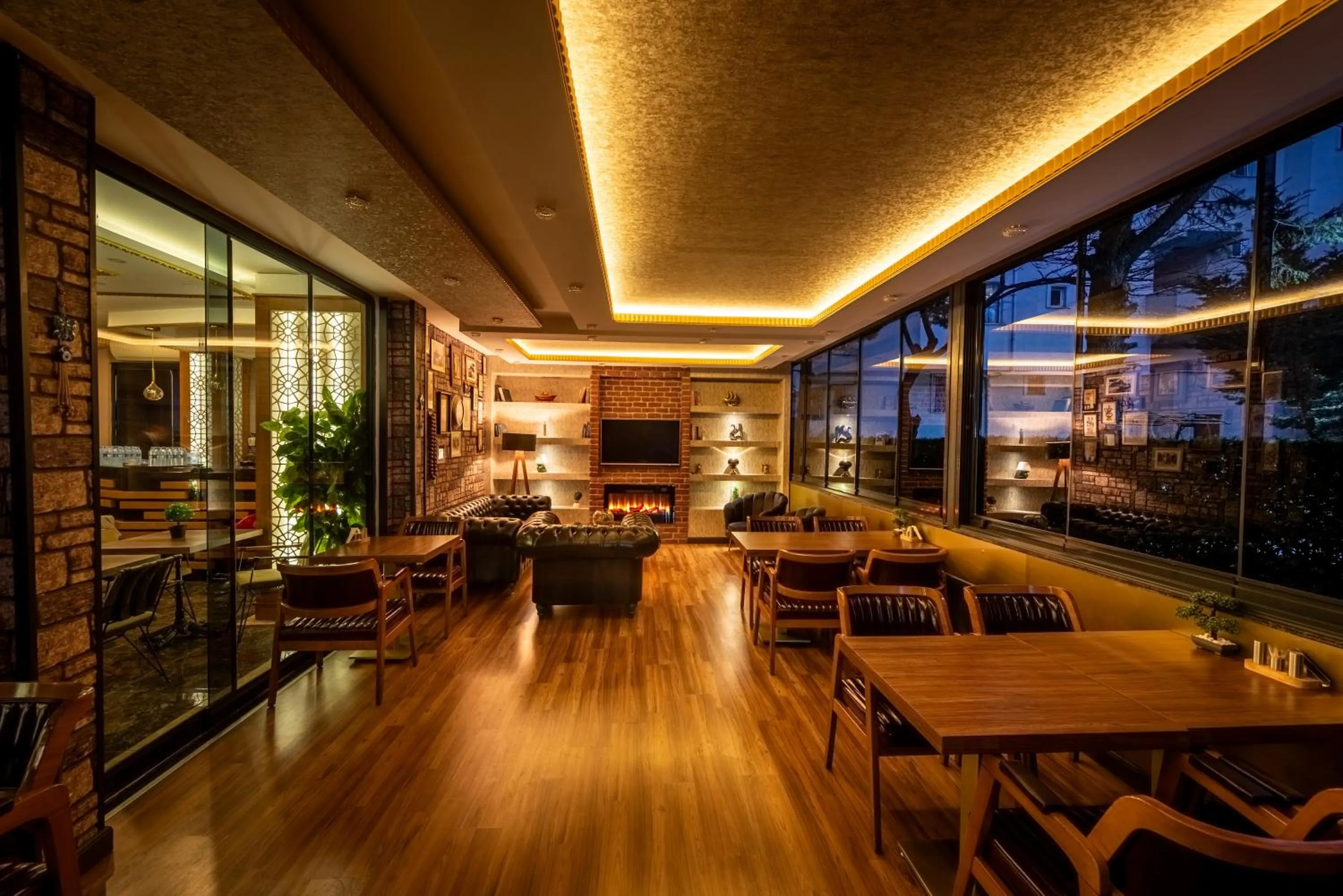 Garden in Golden Dream Otel