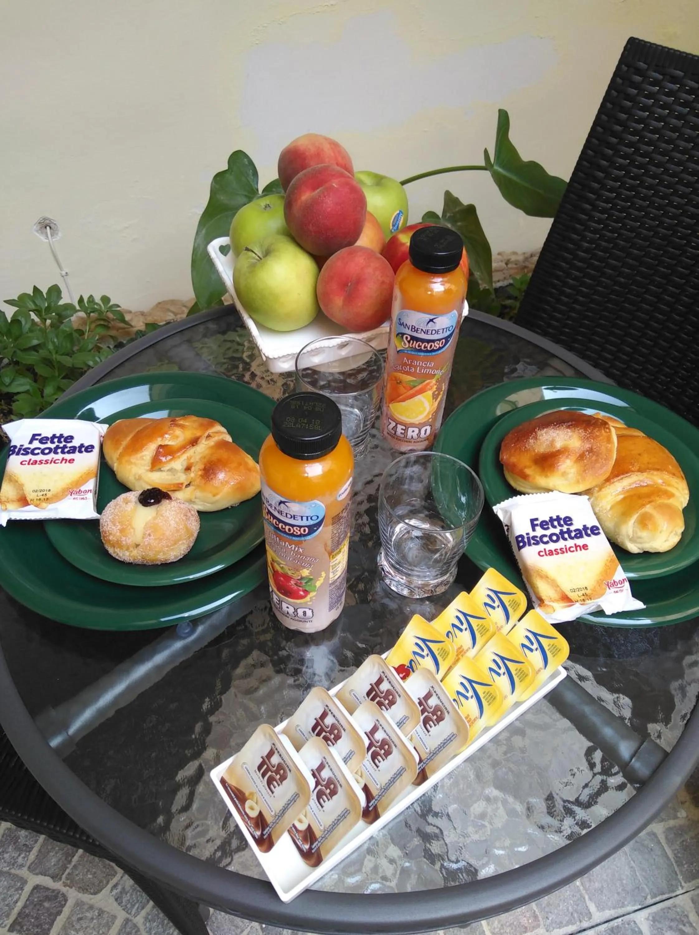 Italian breakfast in SantAntida Bed and Breakfast