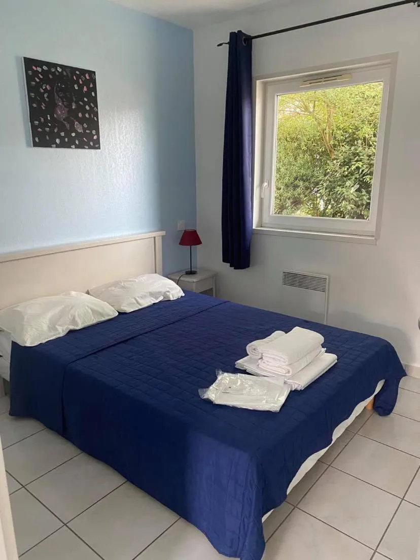 Bedroom, Bed in Laouchet Le Hameau des Grands Lacs