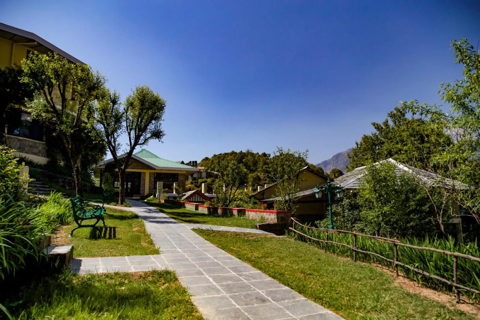 Hotel Udechee Huts, McLeod Ganj