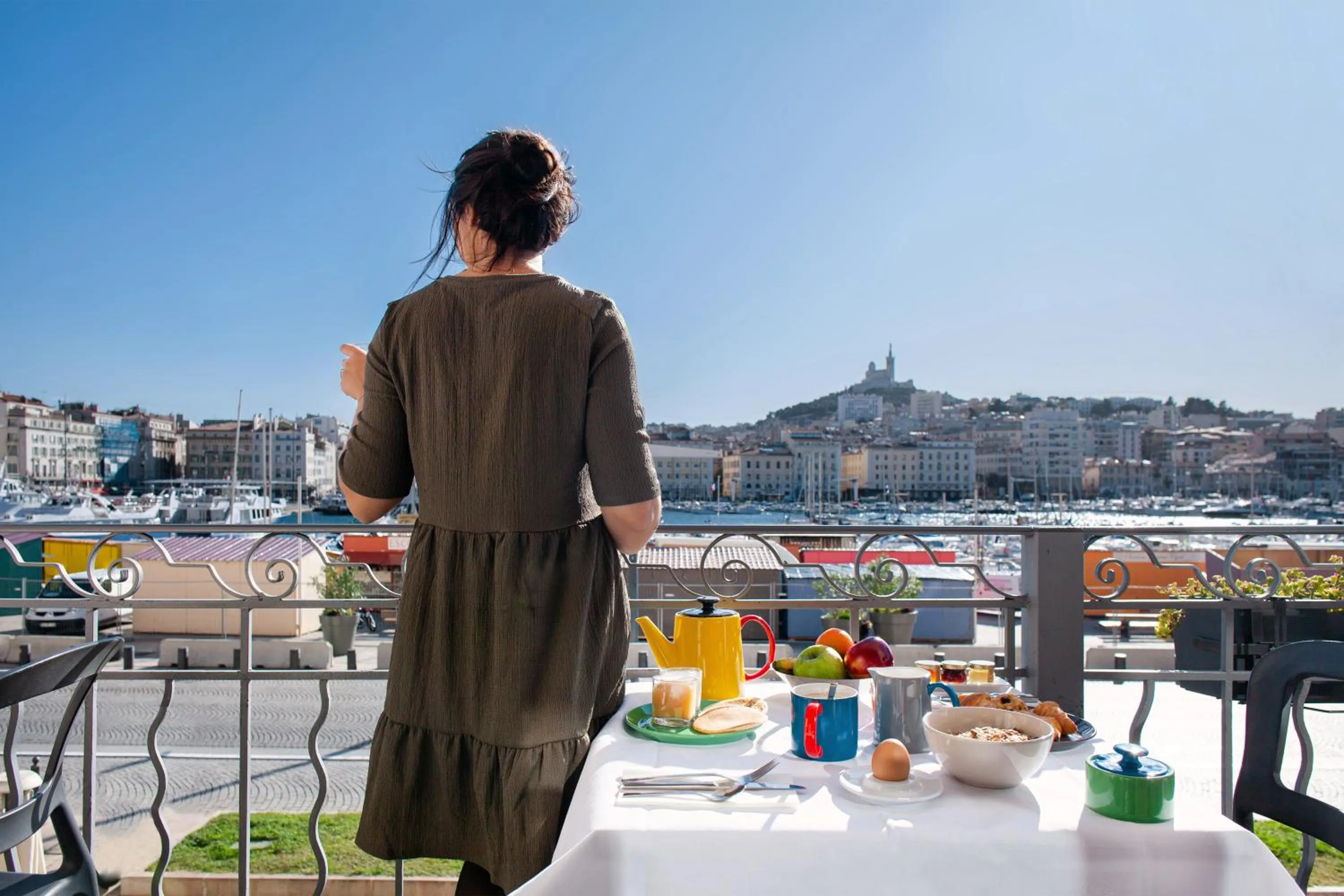 Day in La Residence Du Vieux Port