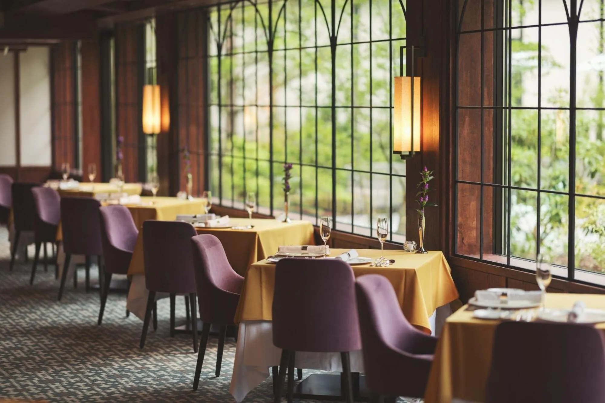 Restaurant/places to eat in Mampei Hotel