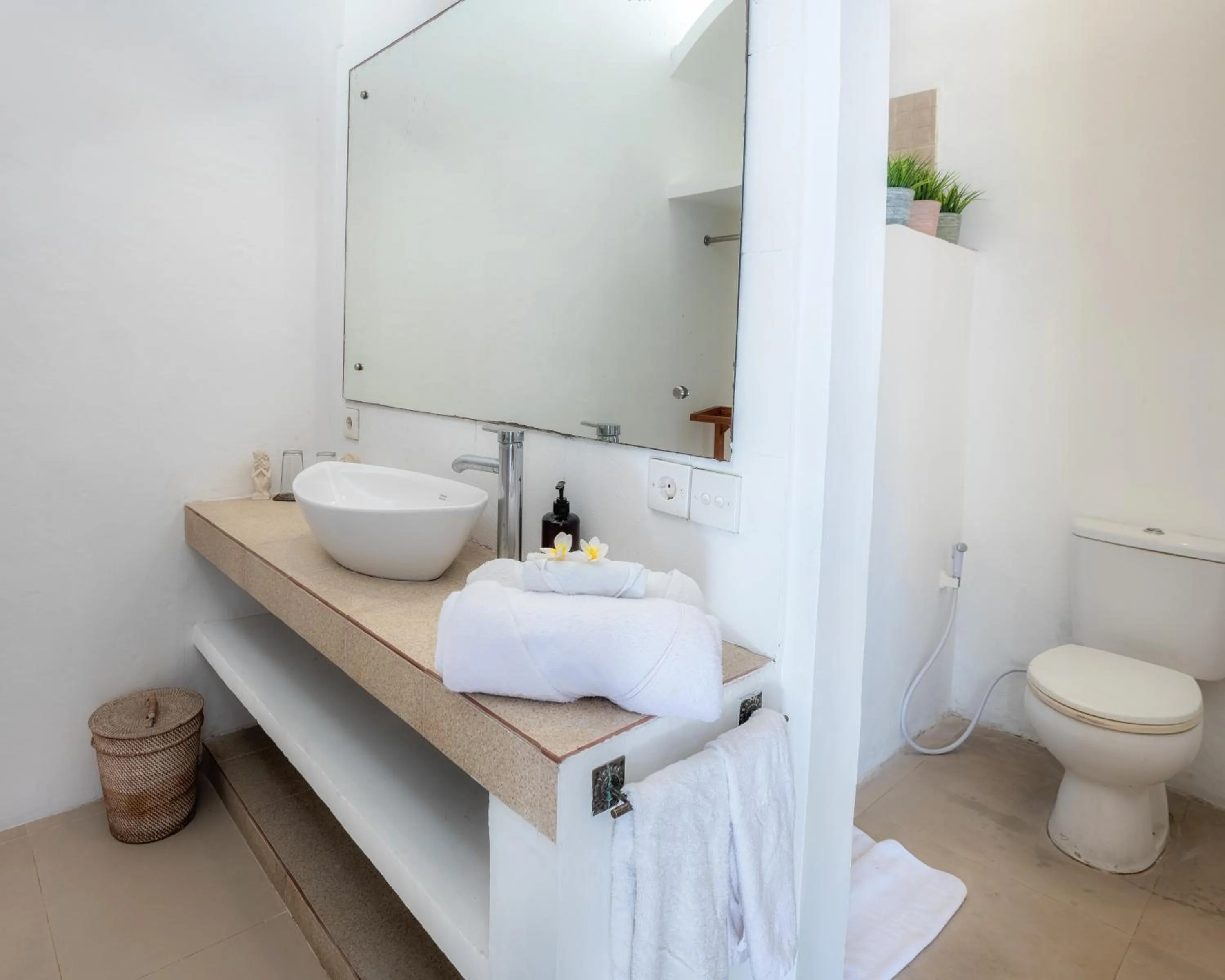 Toilet in Villa Dipta