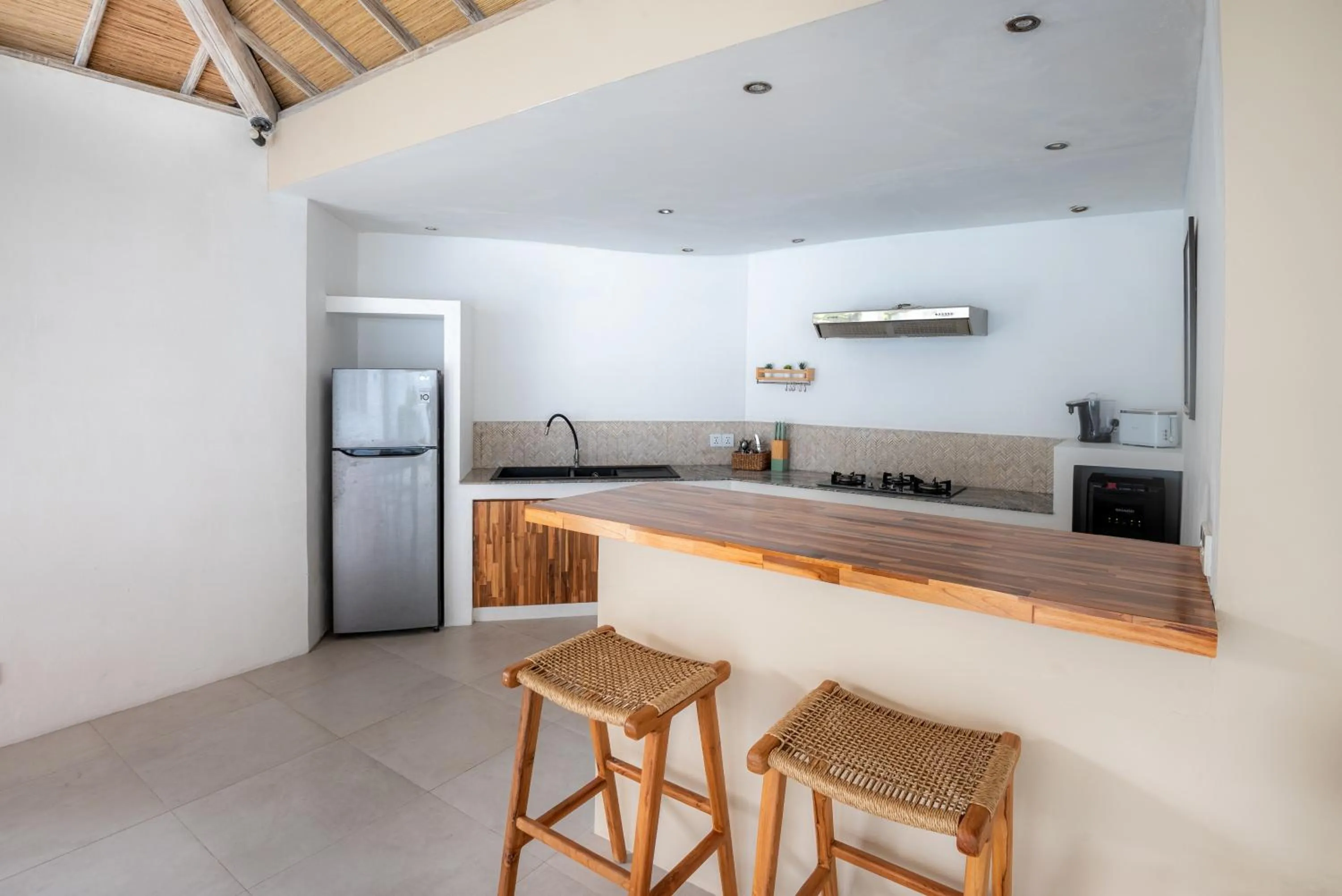 Kitchen or kitchenette in Villa Dipta