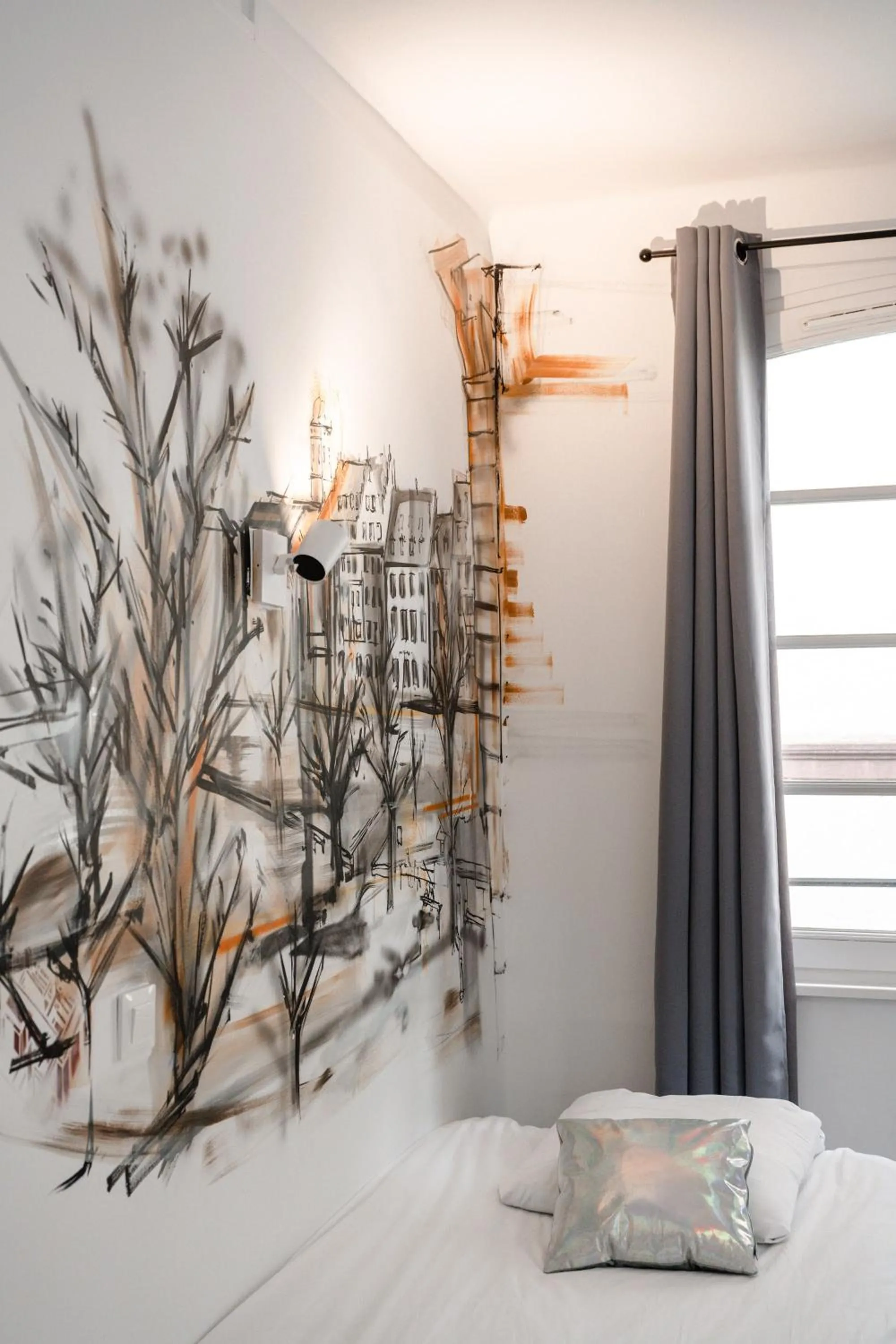 Decorative detail, Bed in Hotel des Arts - Centre Cathédrale