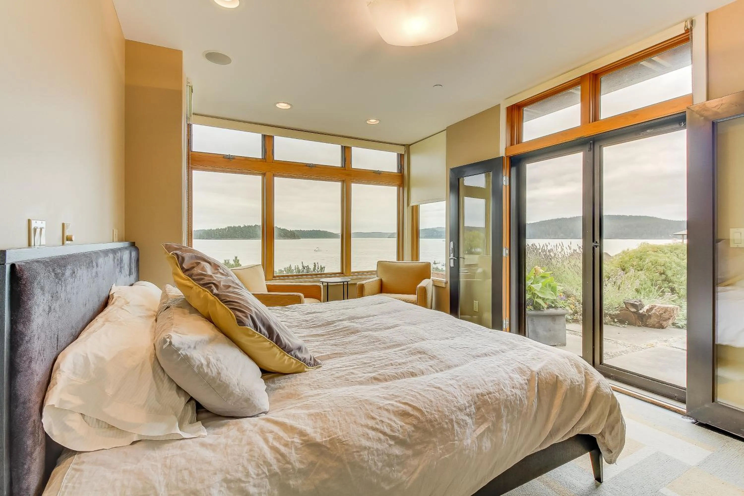 Bed in Fidalgo Island Waterfront Stunner