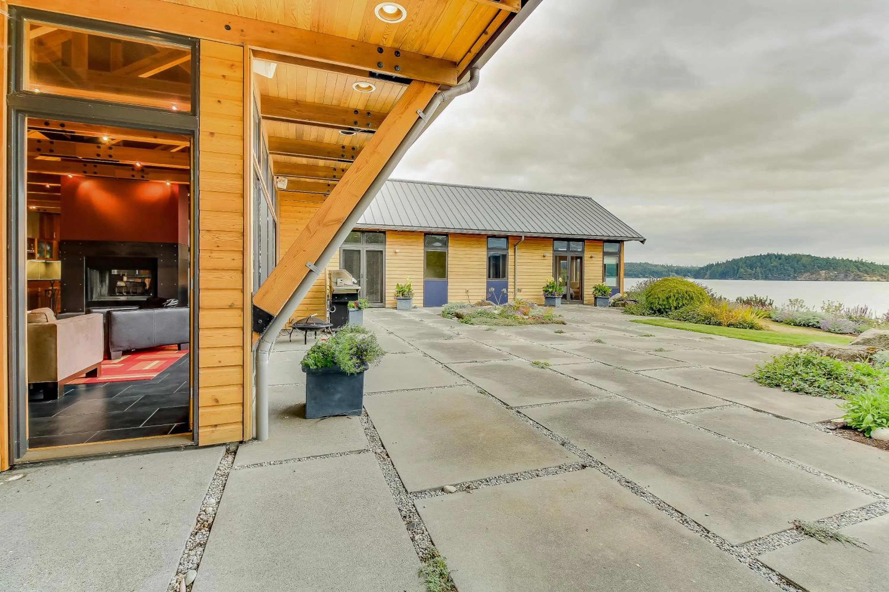 Fidalgo Island Waterfront Stunner