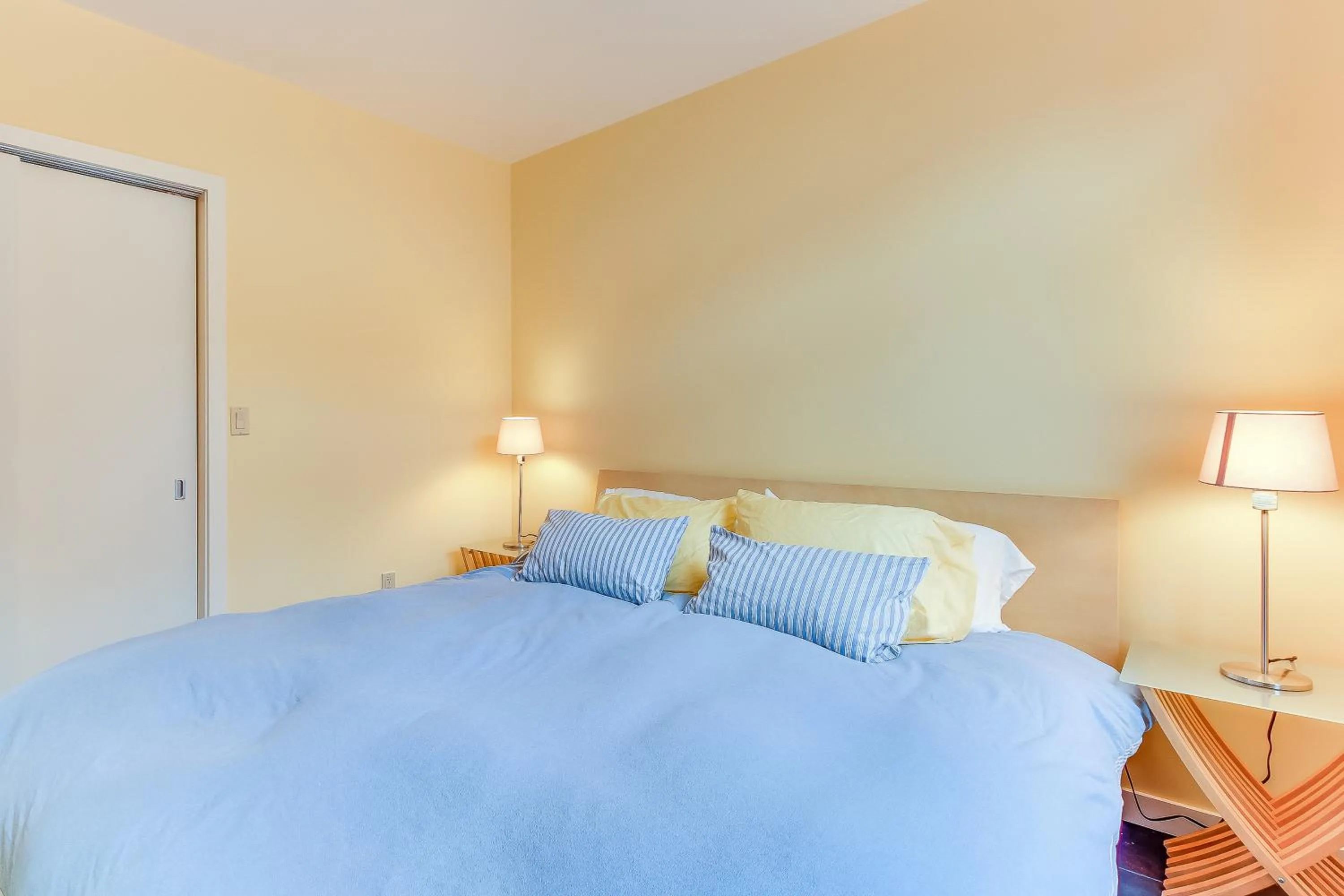 Bed in Fidalgo Island Waterfront Stunner