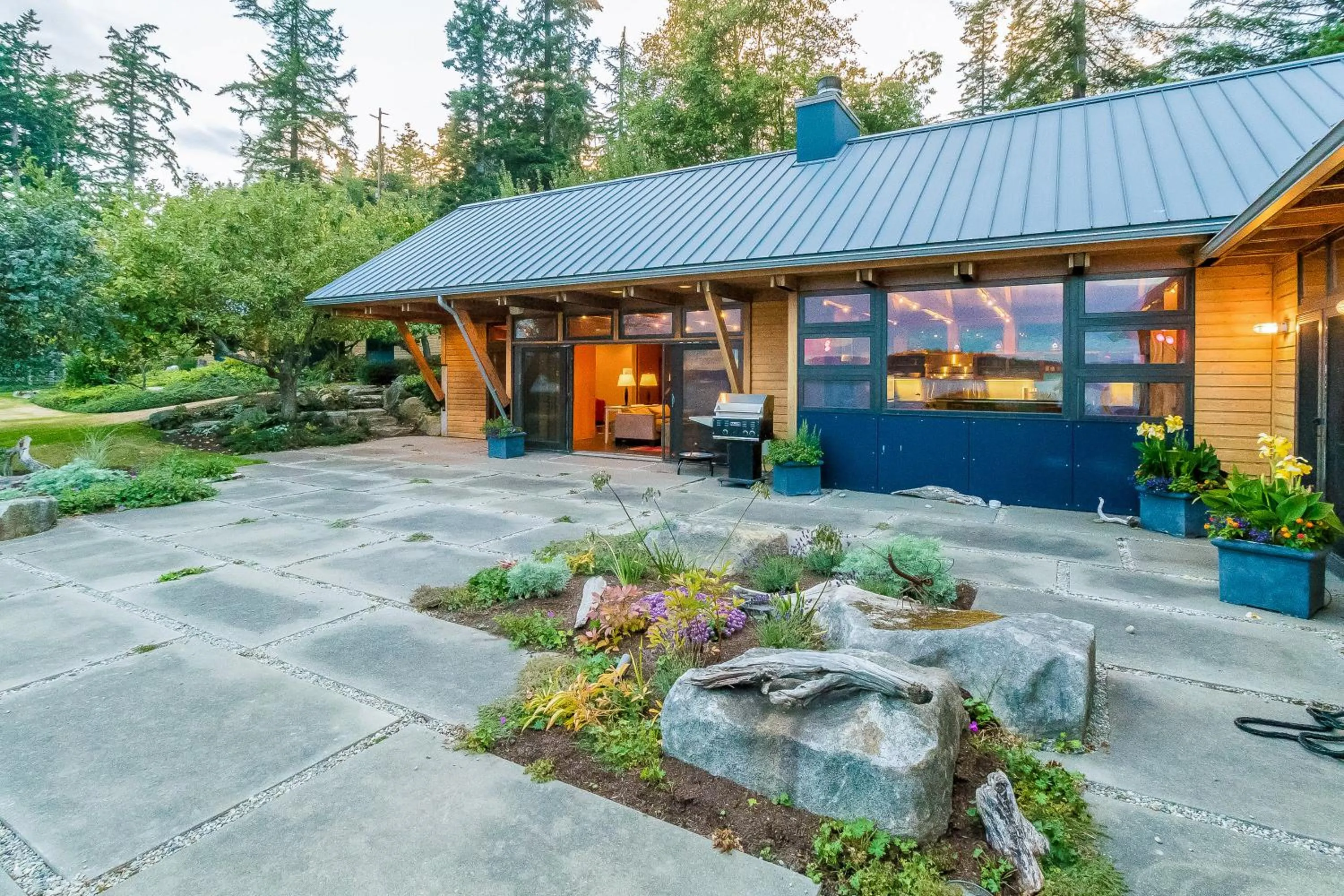 Fidalgo Island Waterfront Stunner