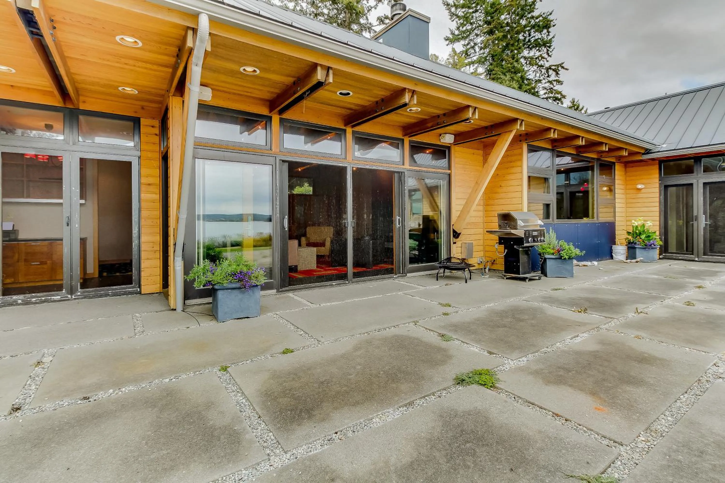 Fidalgo Island Waterfront Stunner